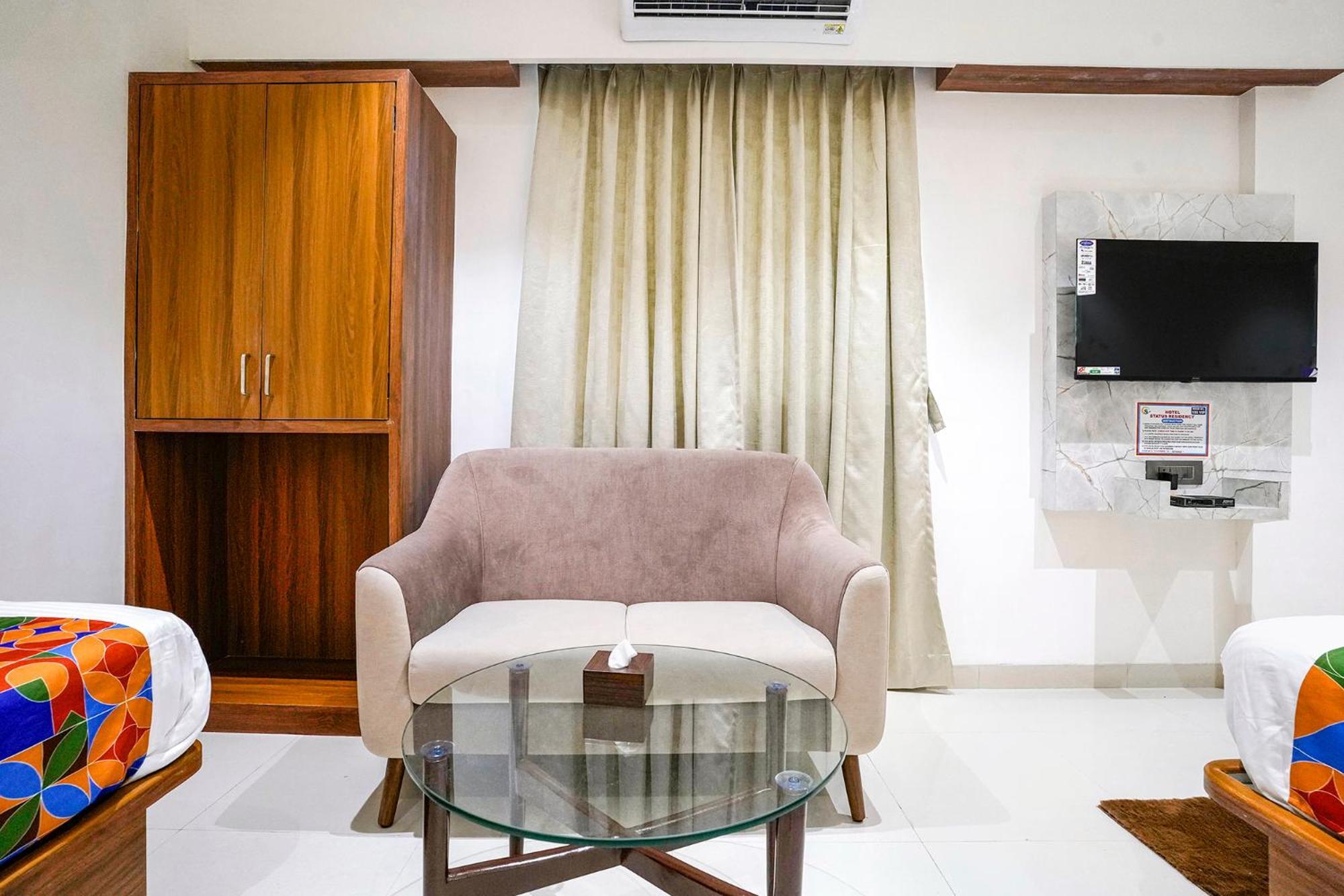 Hotel Fabhotel Status Residency