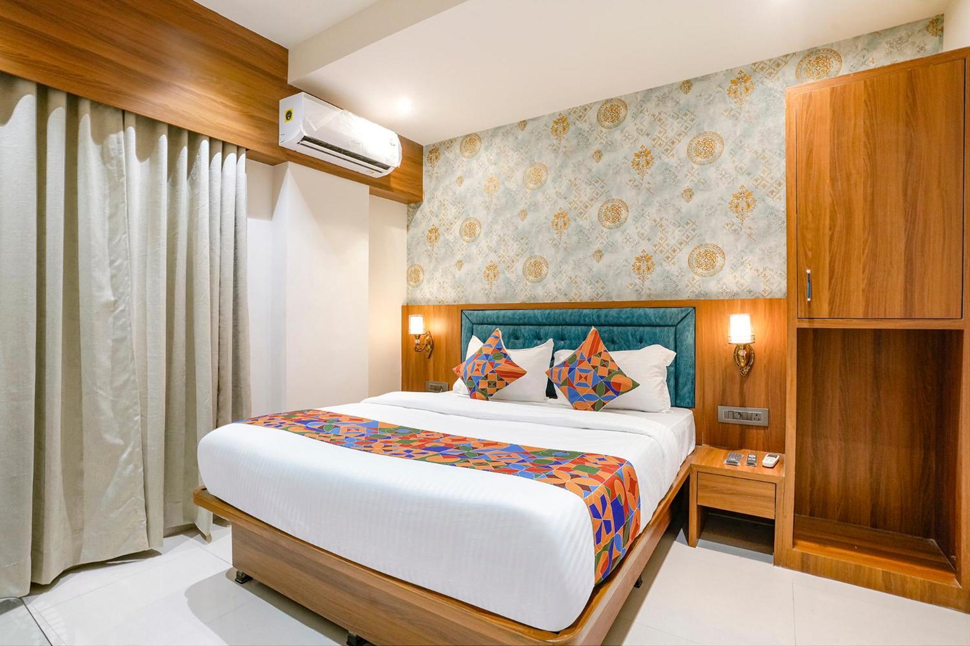 Hotel Fabhotel Status Residency 3*
