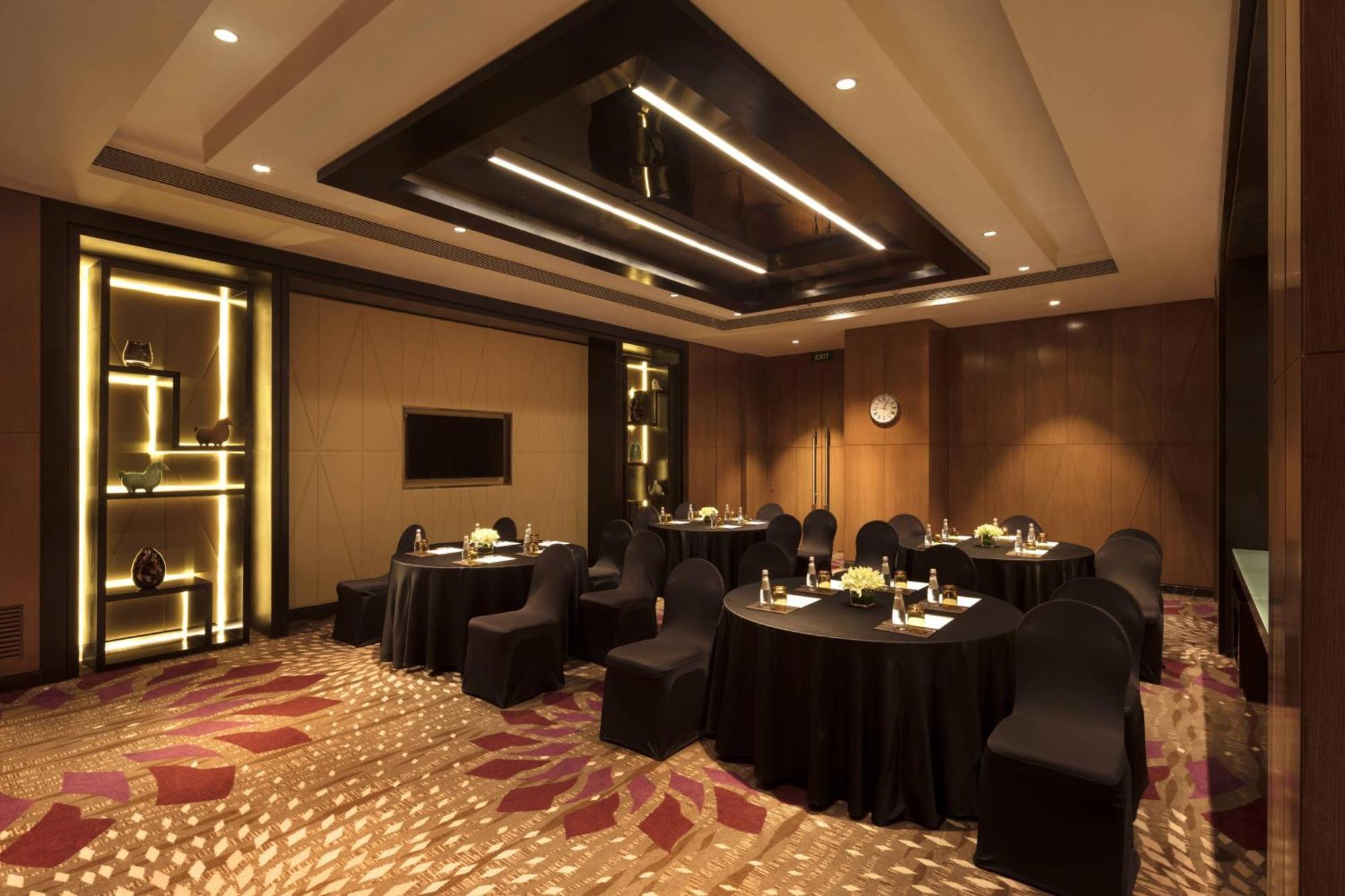Jw Marriott Sahar Airport Hotel 5*