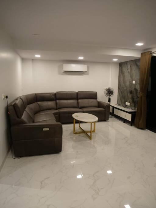Stayhaven Starmount 4bhk & Pool * Mumbai