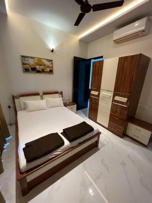 Stayhaven Starmount 4bhk & Pool Mumbai