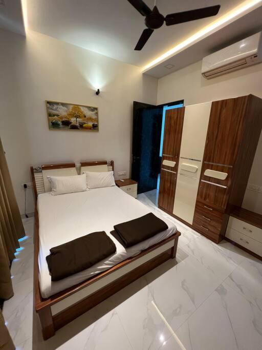 Stayhaven Starmount 4bhk & Pool Mumbai