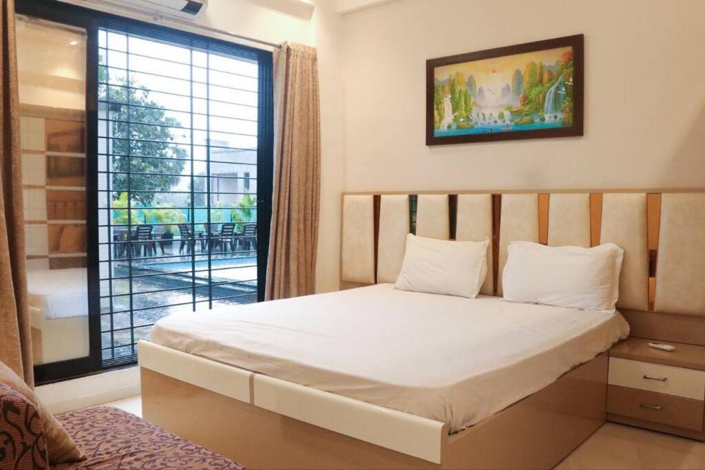 Stayhaven Aqua With Pvt Theatre & Pool Mumbai