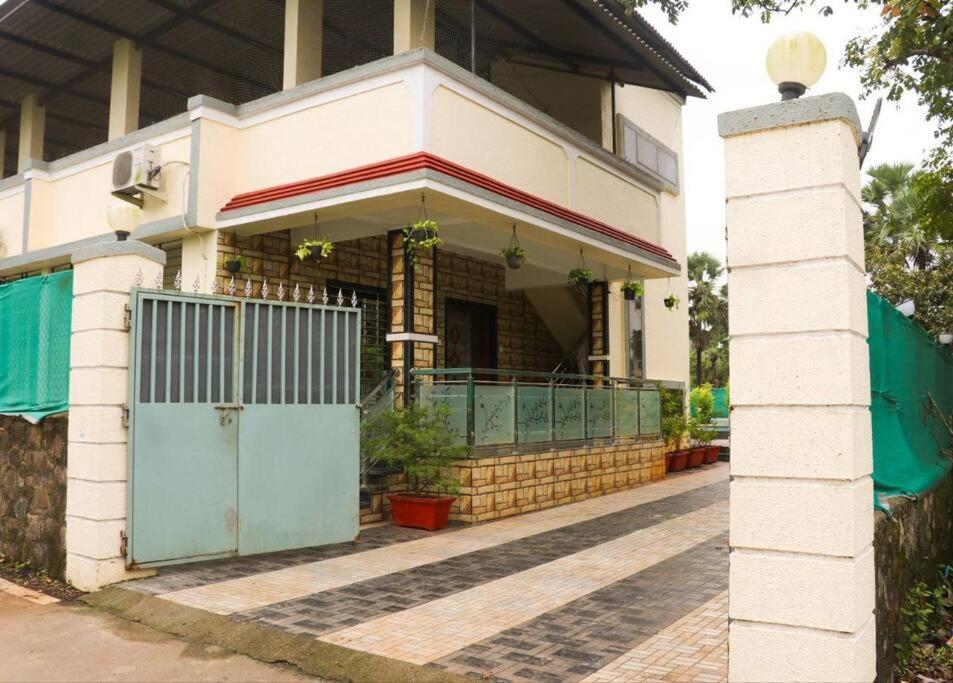Stayhaven Aqua With Pvt Theatre & Pool Mumbai
