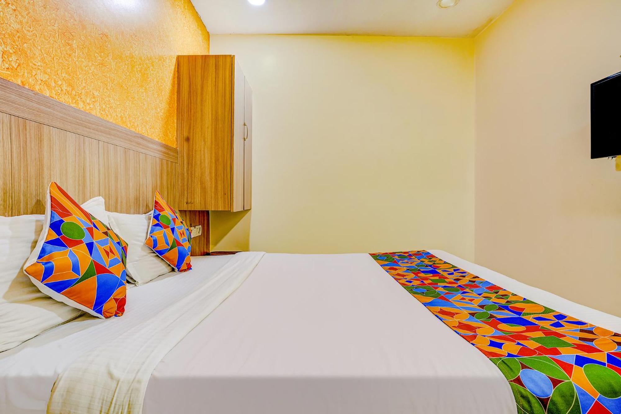 Fabexpress Prakash - Nr International Airport Hotel