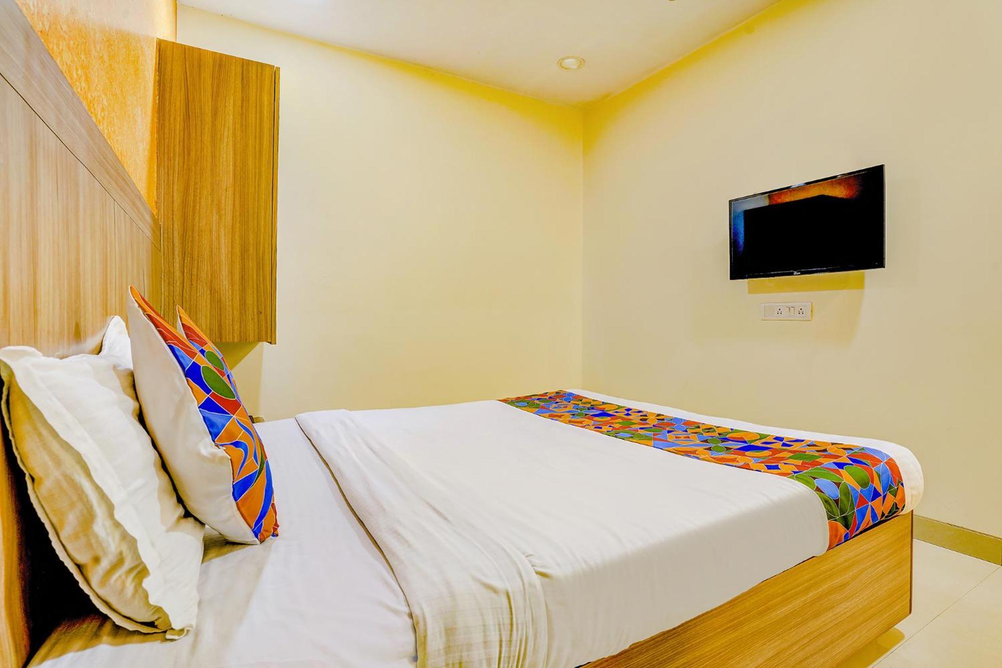 Hotel Fabexpress Prakash - Nr International Airport 3*