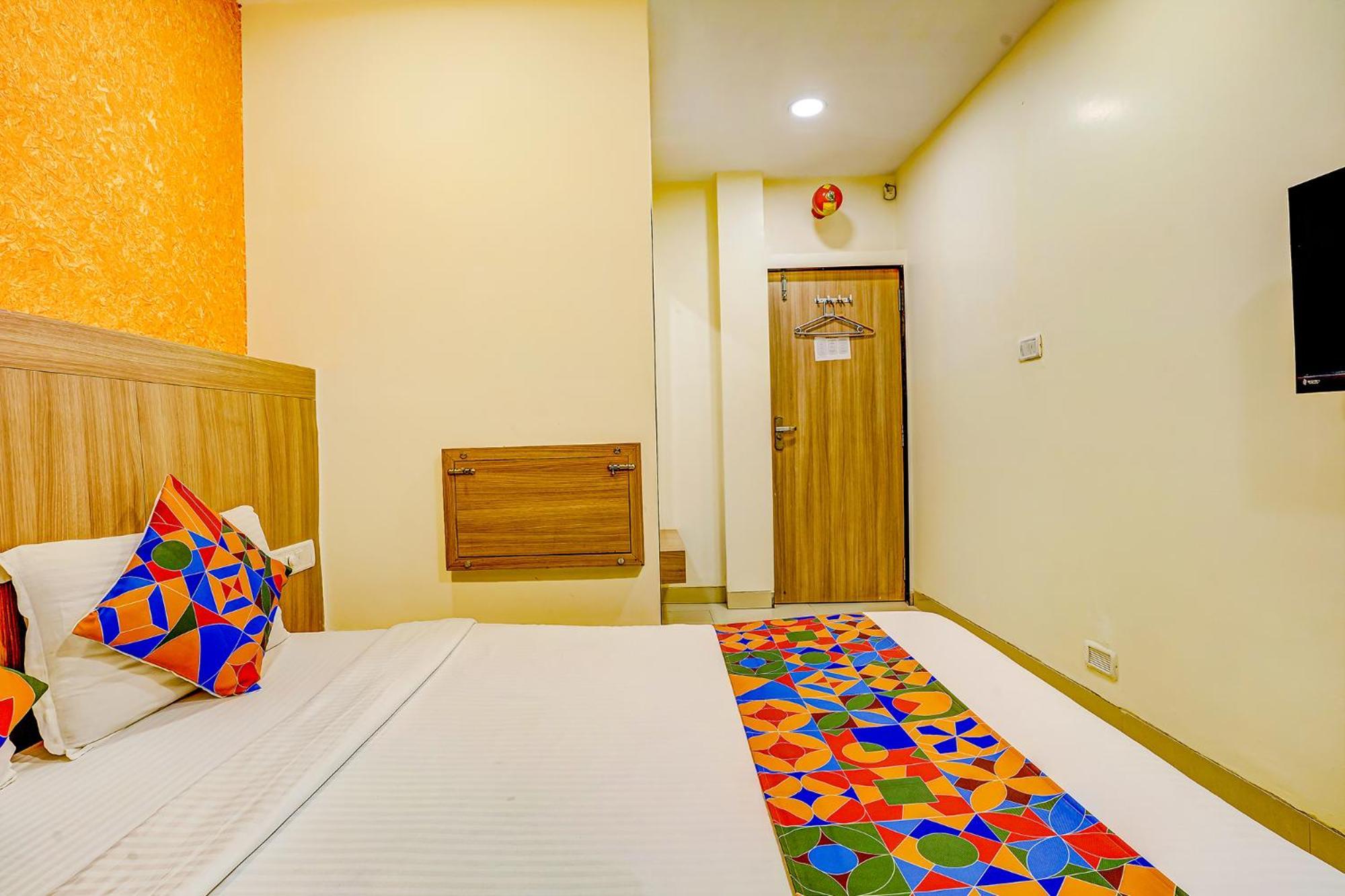 Hotel Fabexpress Prakash - Nr International Airport 3*