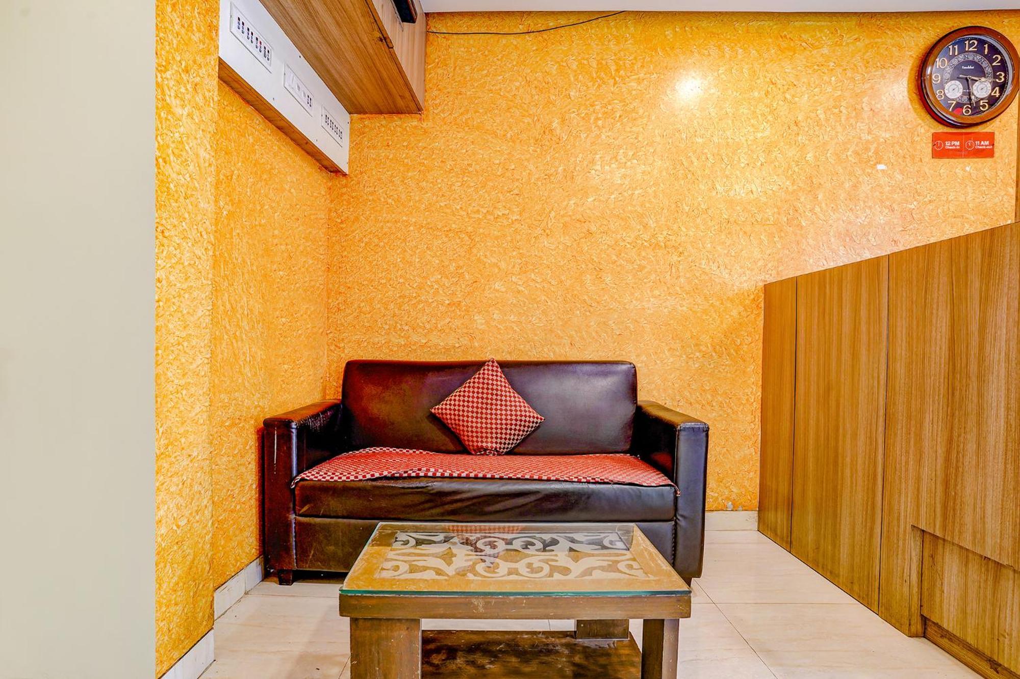 Fabexpress Prakash - Nr International Airport 3* Mumbai