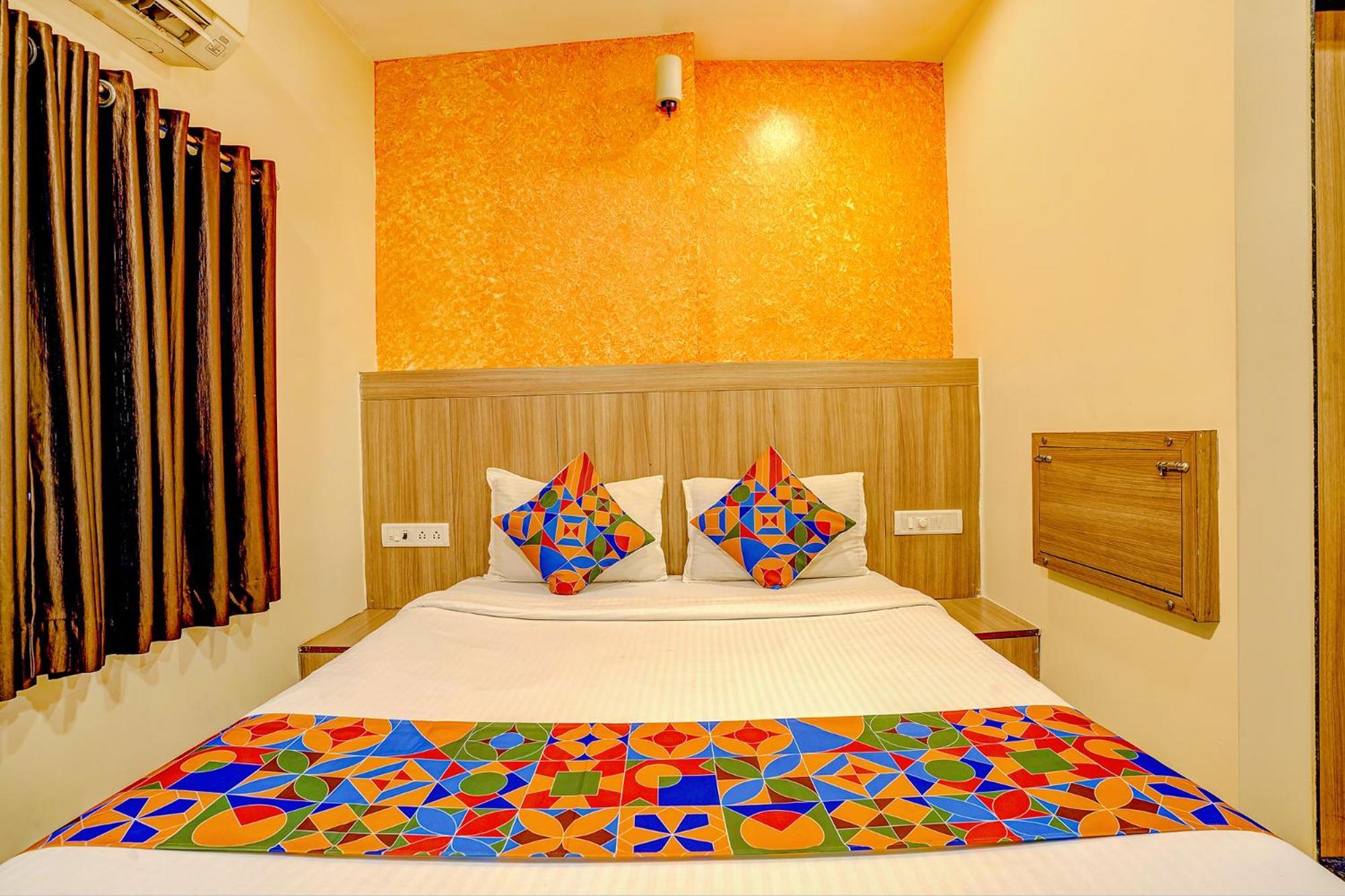 Fabexpress Prakash - Nr International Airport Hotel 3*