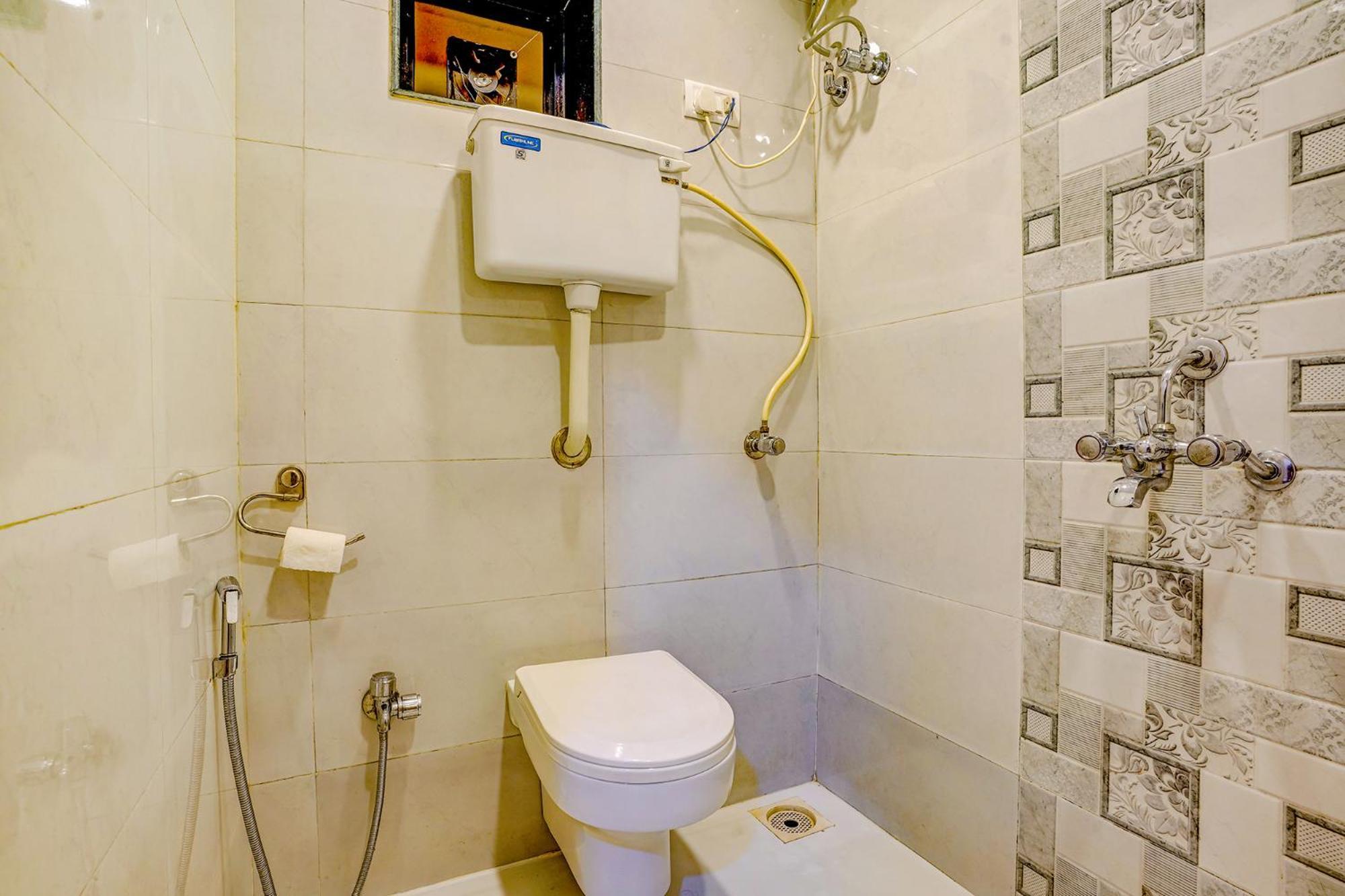 Hotel Fabexpress Prakash - Nr International Airport 3*
