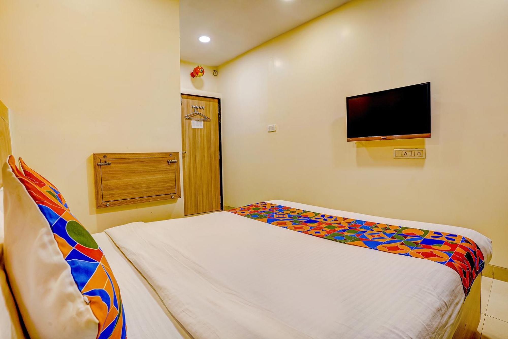 Fabexpress Prakash - Nr International Airport 3*