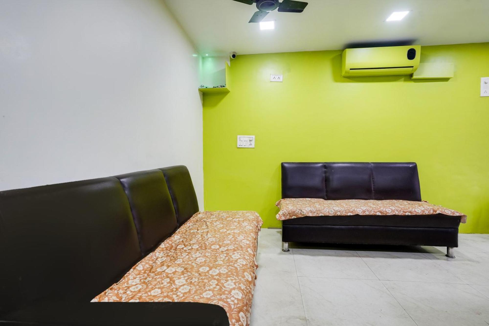 O Om Sai Palace 3*