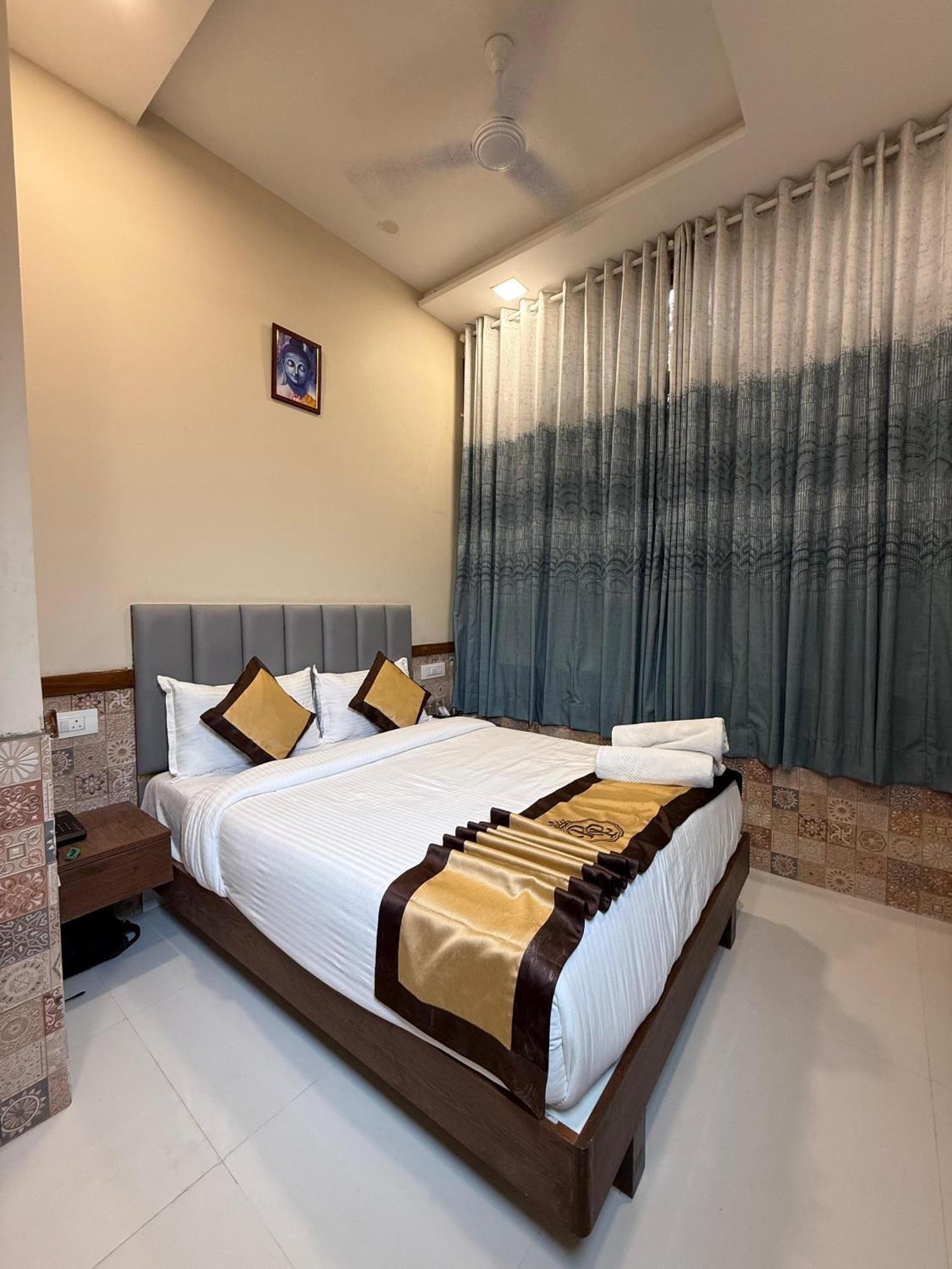 Royal Palace Hotel *