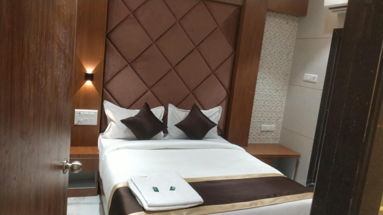 Hotel Regal Residency