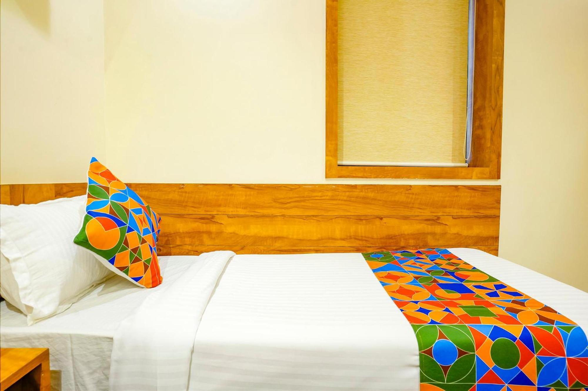 Fabhotel Indore Palace