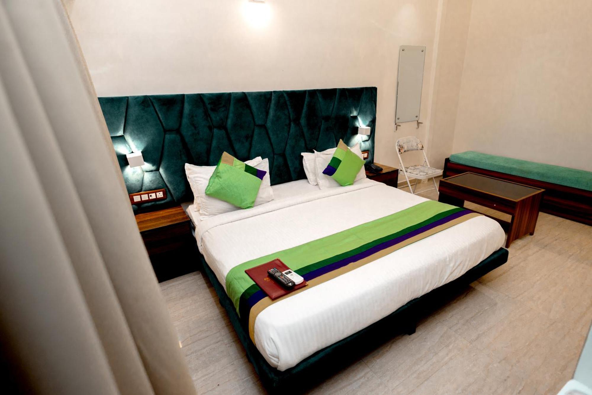 Golden Tulipz Hotel