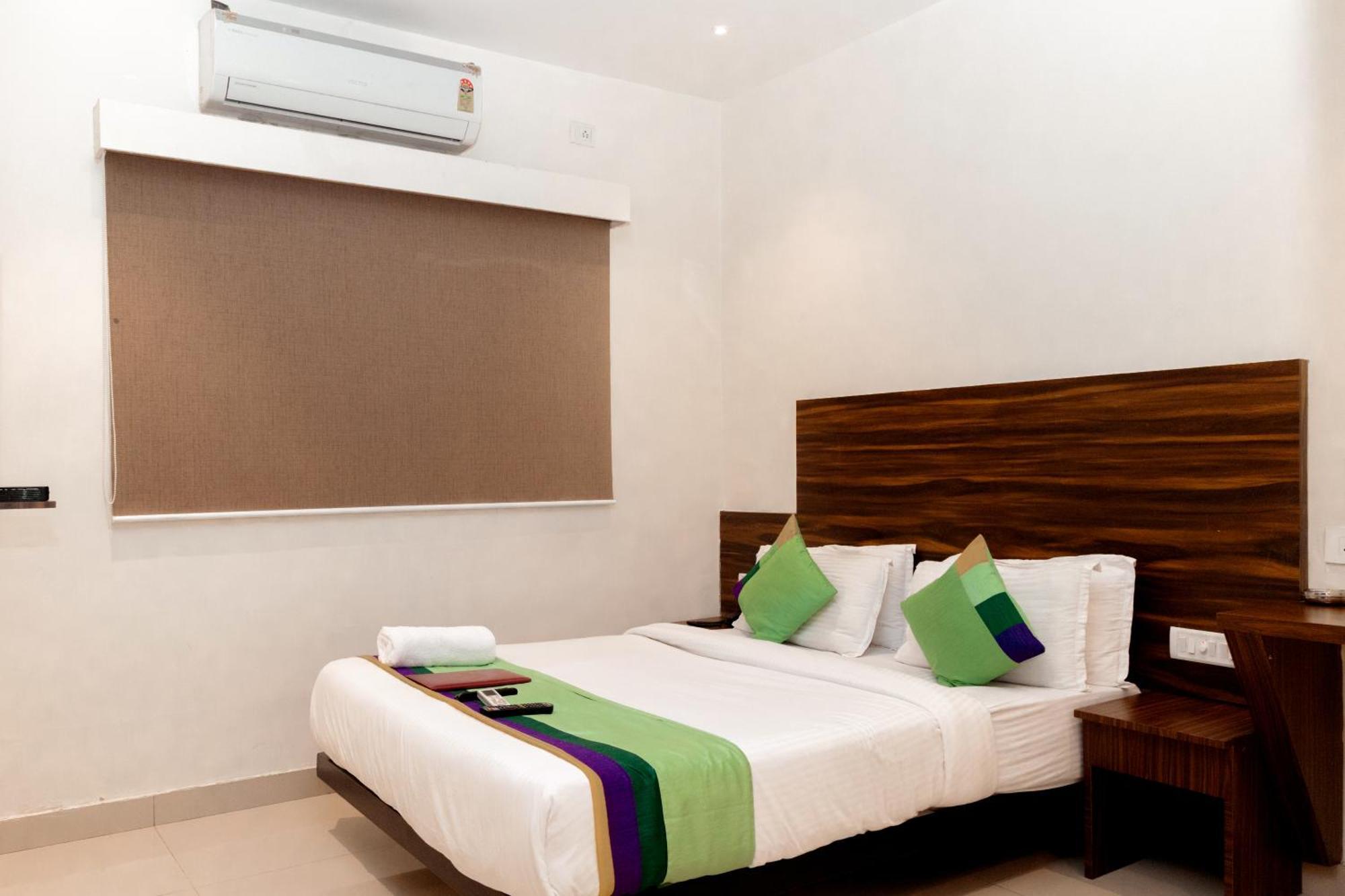 Hotel Golden Tulipz 3*