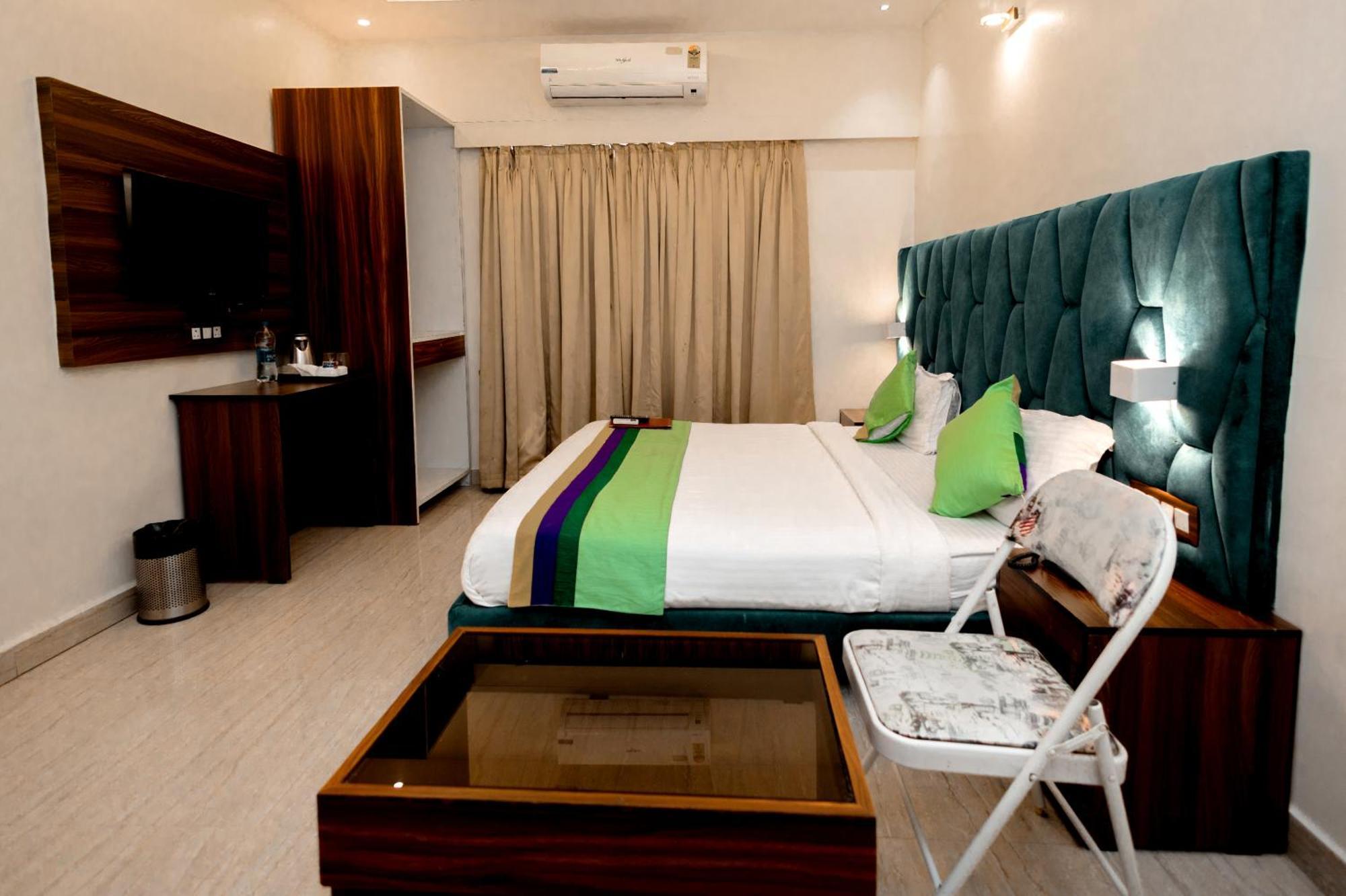 Golden Tulipz Hotel Mumbai