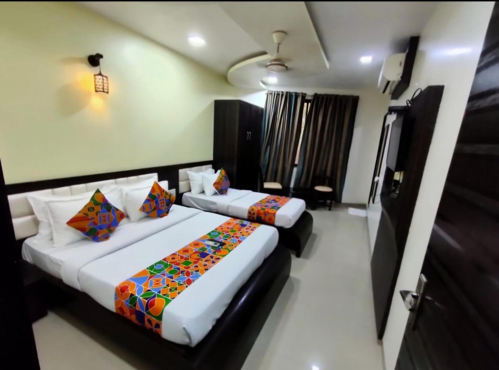Trendy Adore Palace - Nearby Airport & Bkc Visa Consulate Hotel 3*