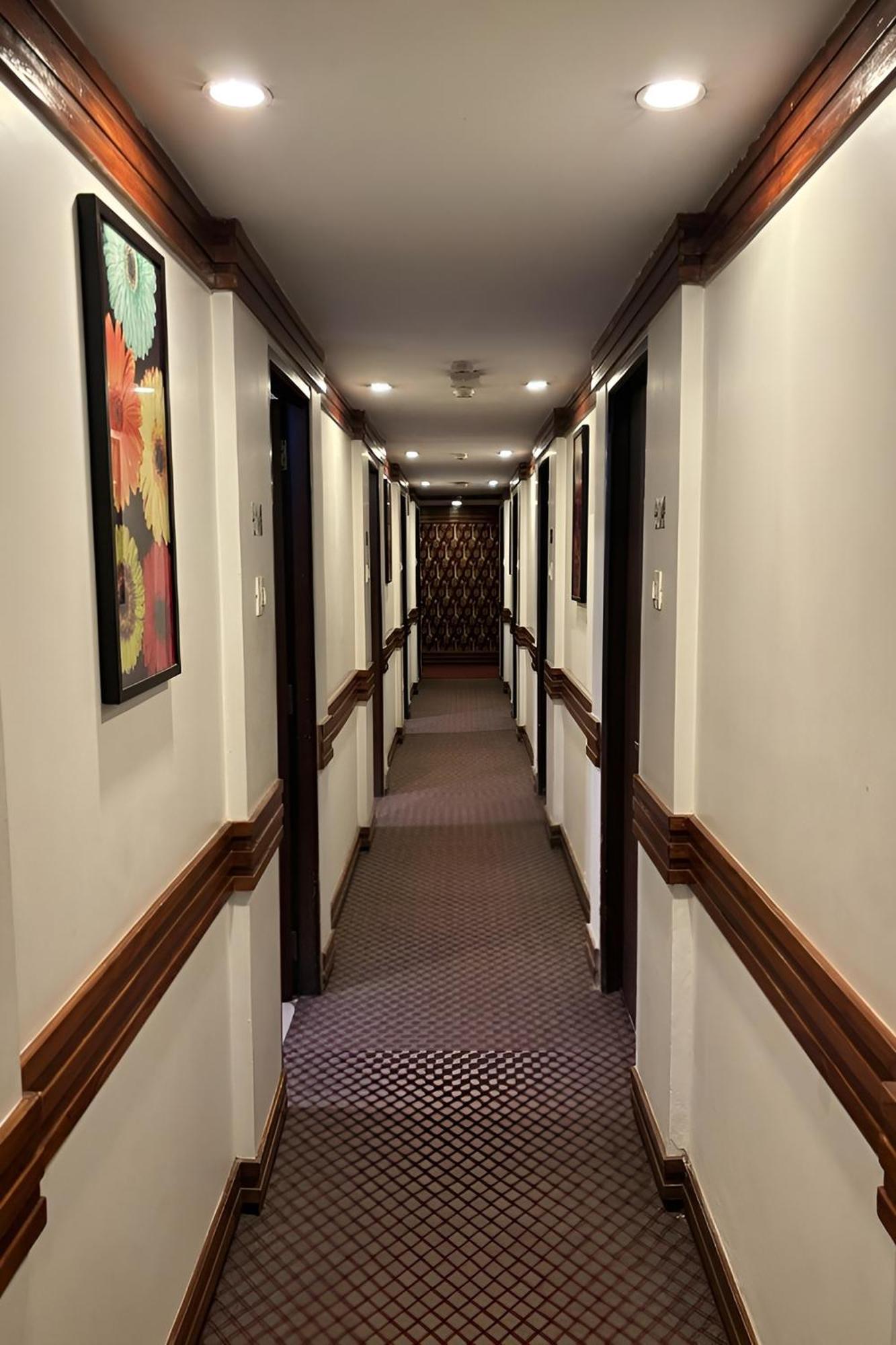 Hotel Capital O 791 Concord Galaxy