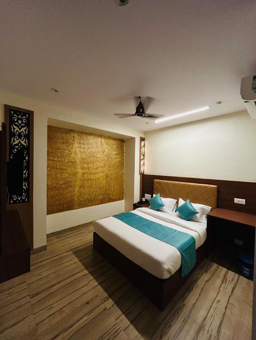 Le West Near Exhibition Center Hotel Mumbai