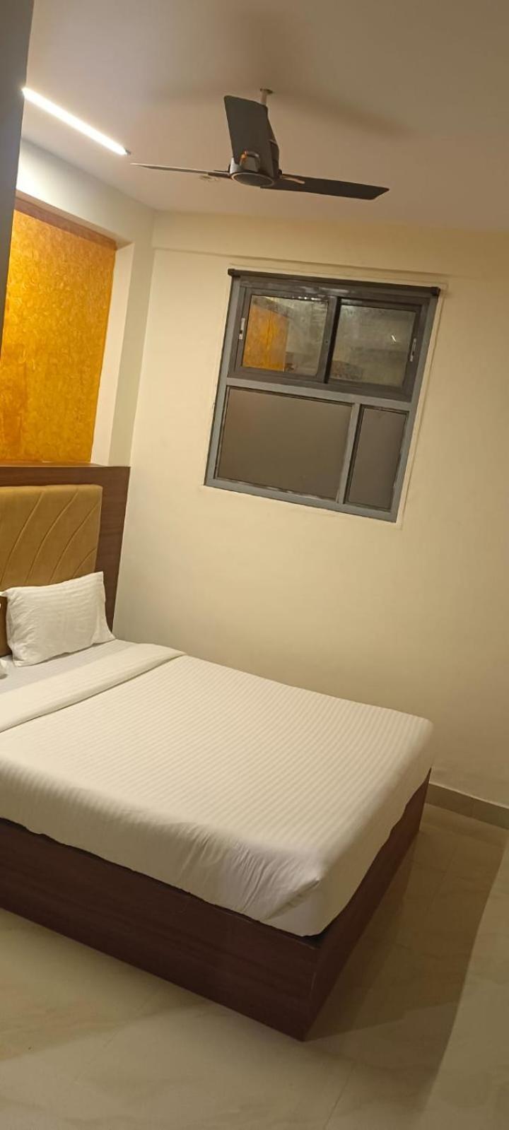 Le West Near Exhibition Center Hotel 3*