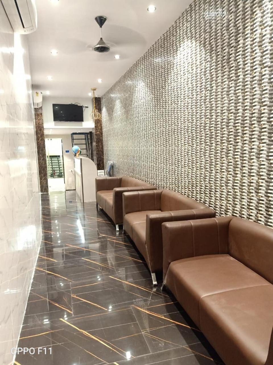 Glitz Powai - Nr Iit