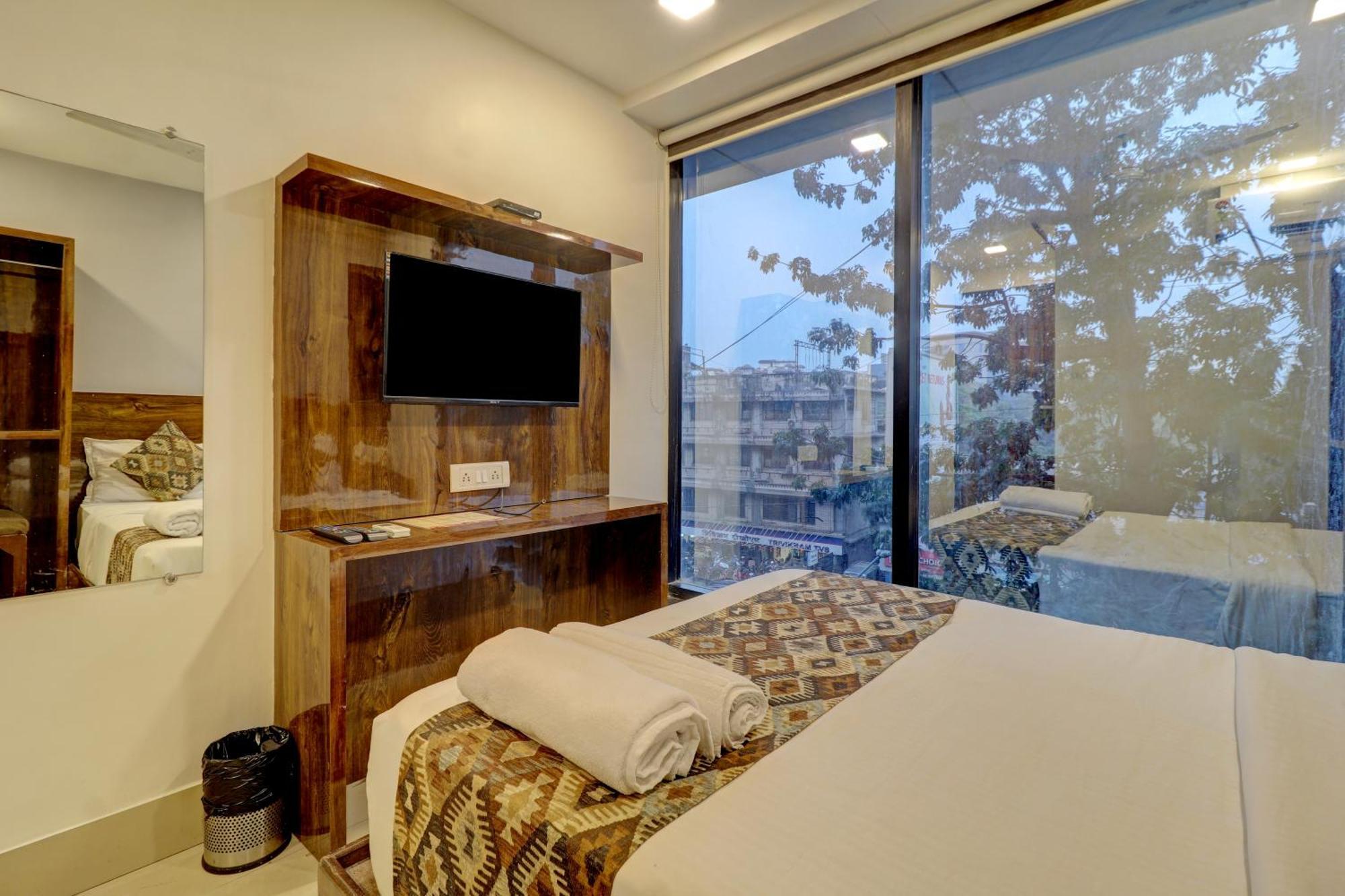 Merry Gold Hotel *
