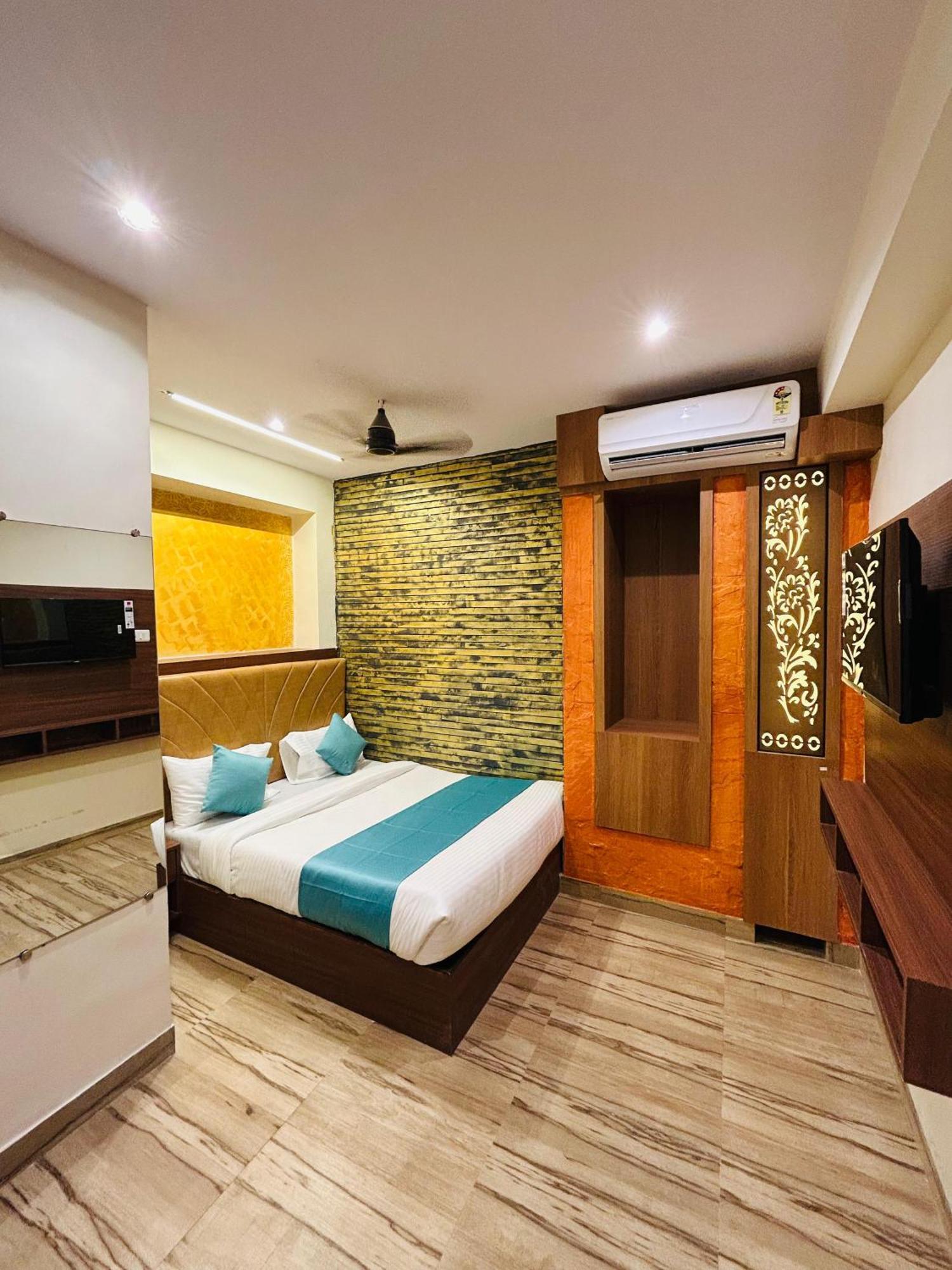 Hotel Le West Near Exhibition Center Mumbai