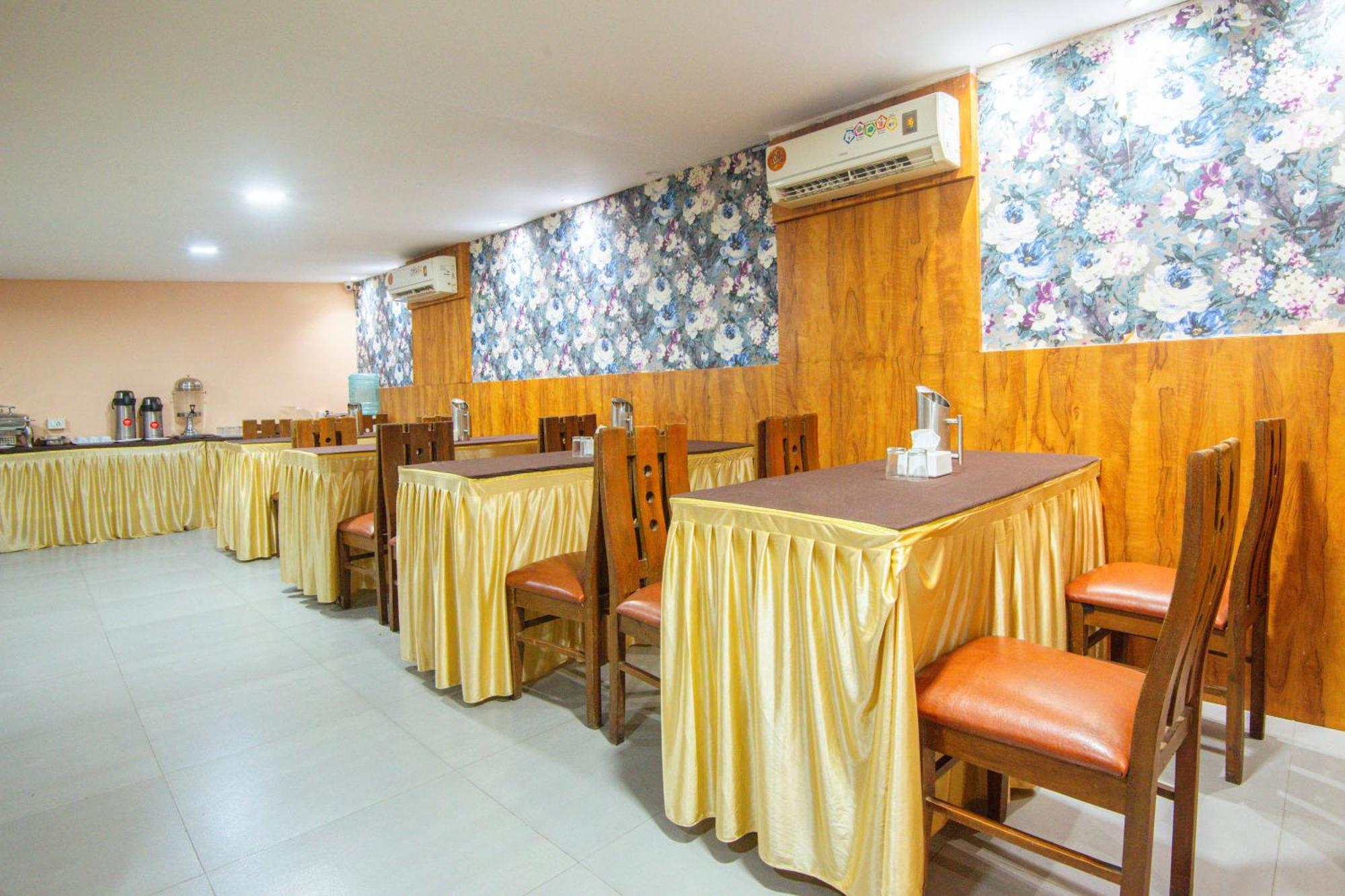 Treebo Anam International 3*