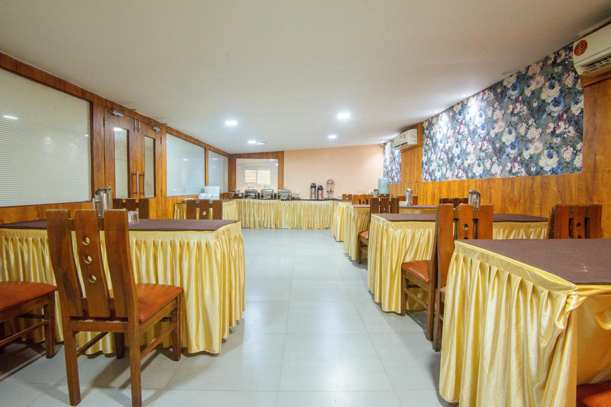 Treebo Anam International Hotel 3*