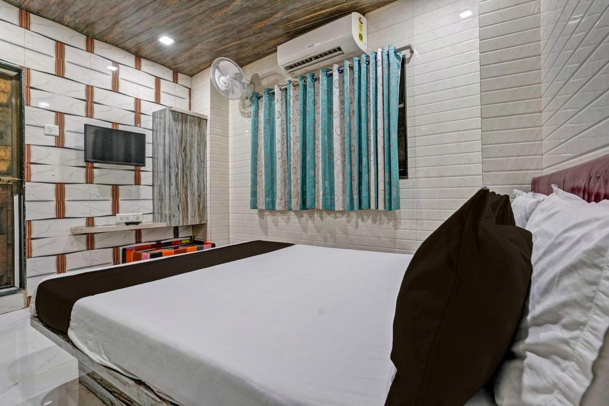 Hotel O Taj And Boarding Mumbai