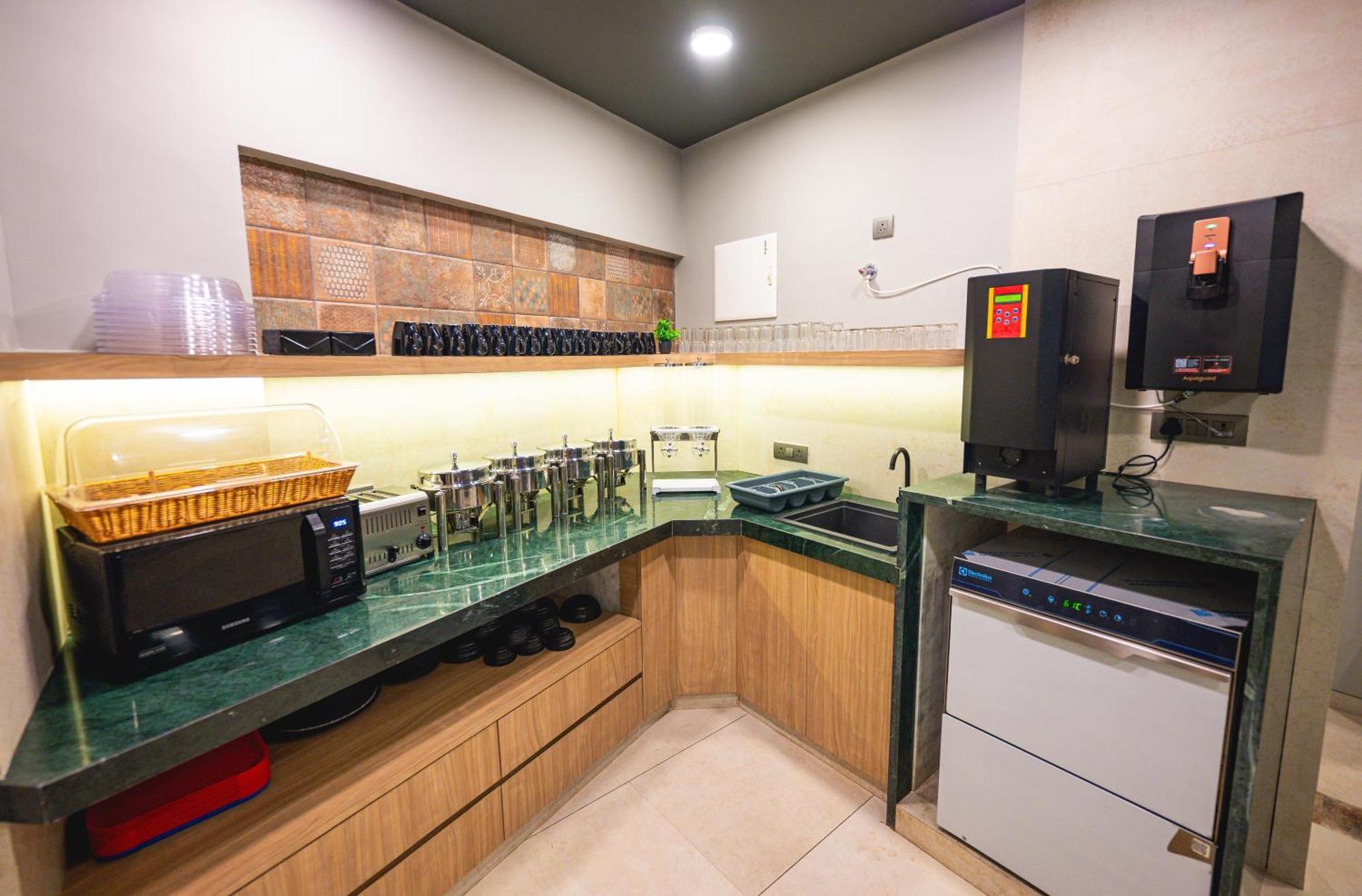 Indie Studios, Chembur 3* Mumbai