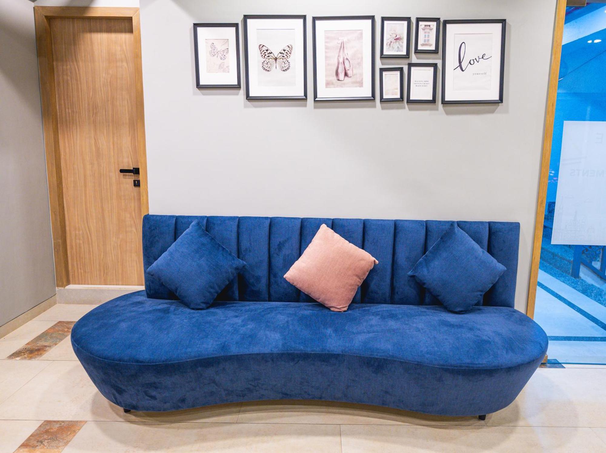 Indie Studios, Chembur Hotel