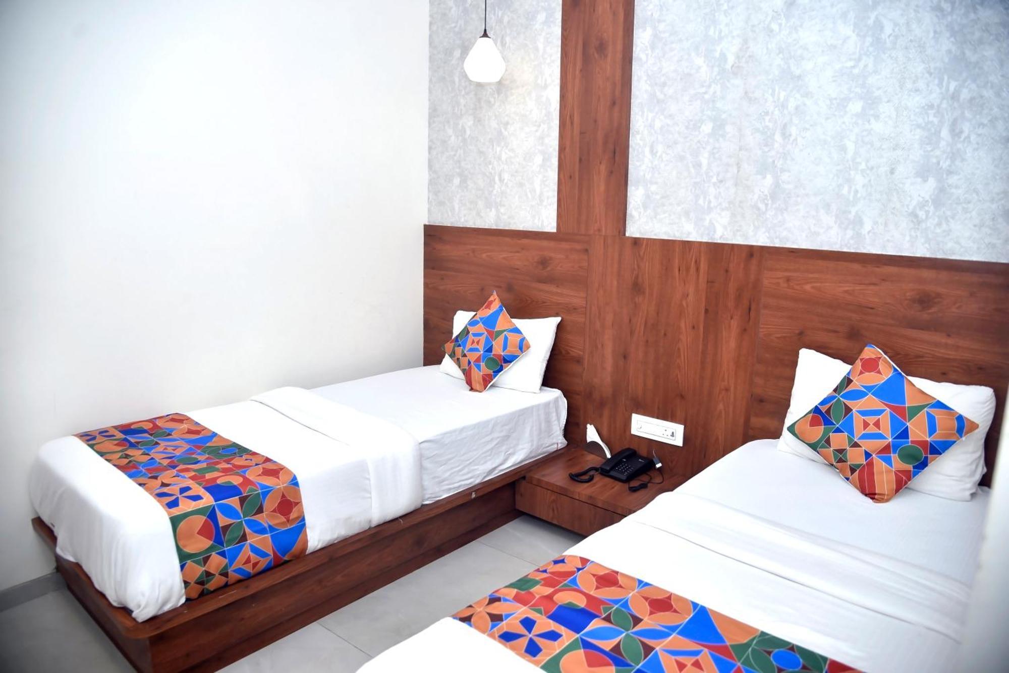 Pride Hotel *