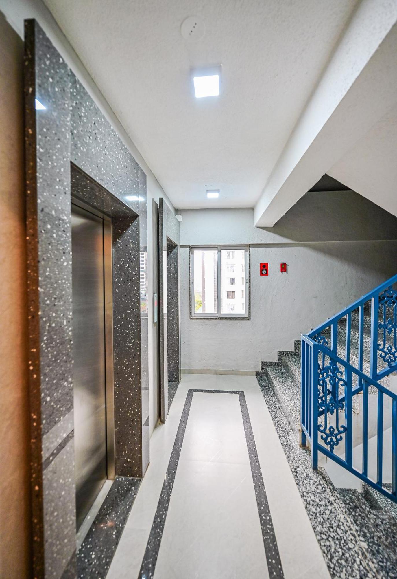 Indie Studios, Chembur Hotel