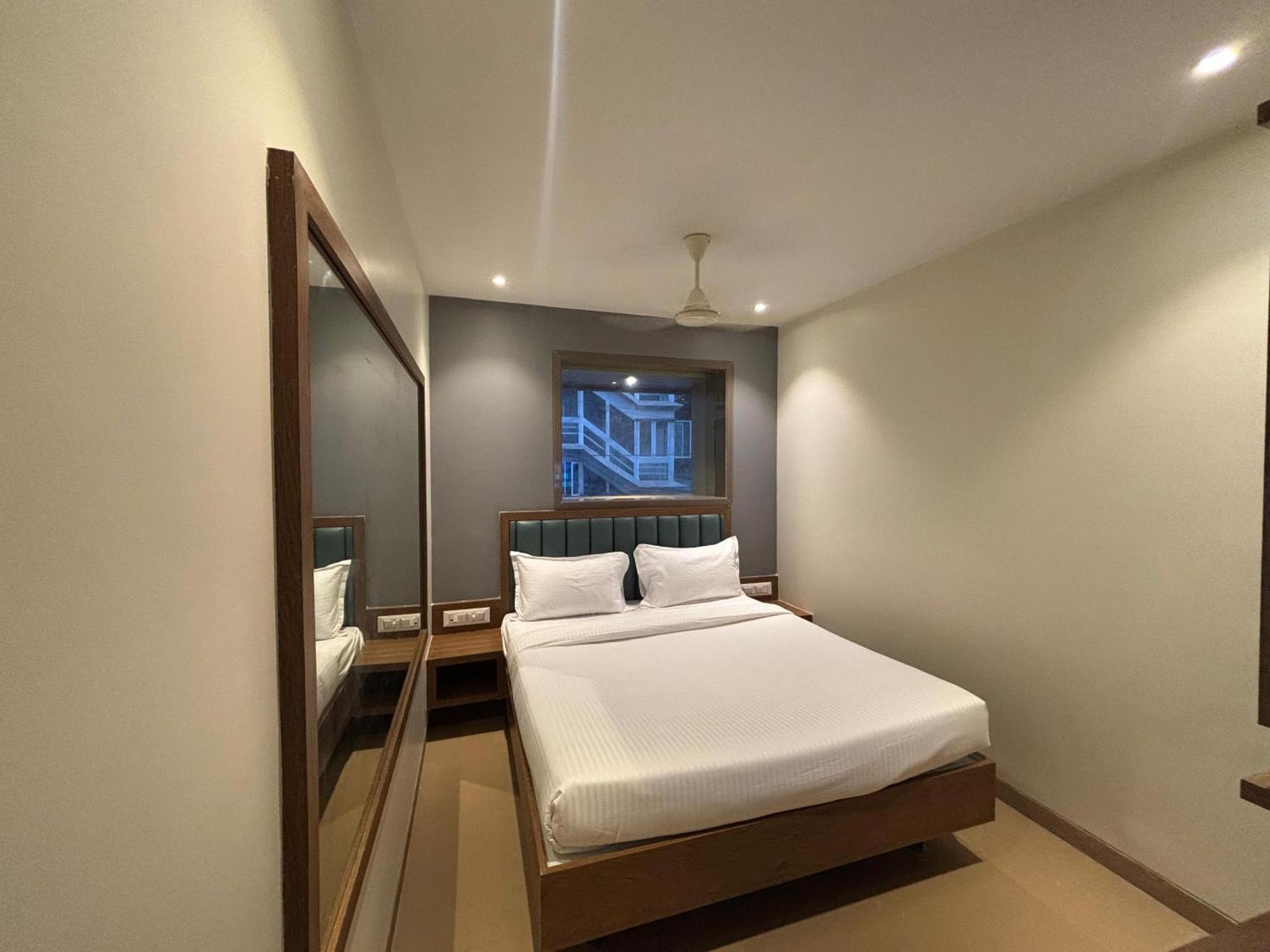 Hotel Sai Samrudhi Western Express Highway Mumbai