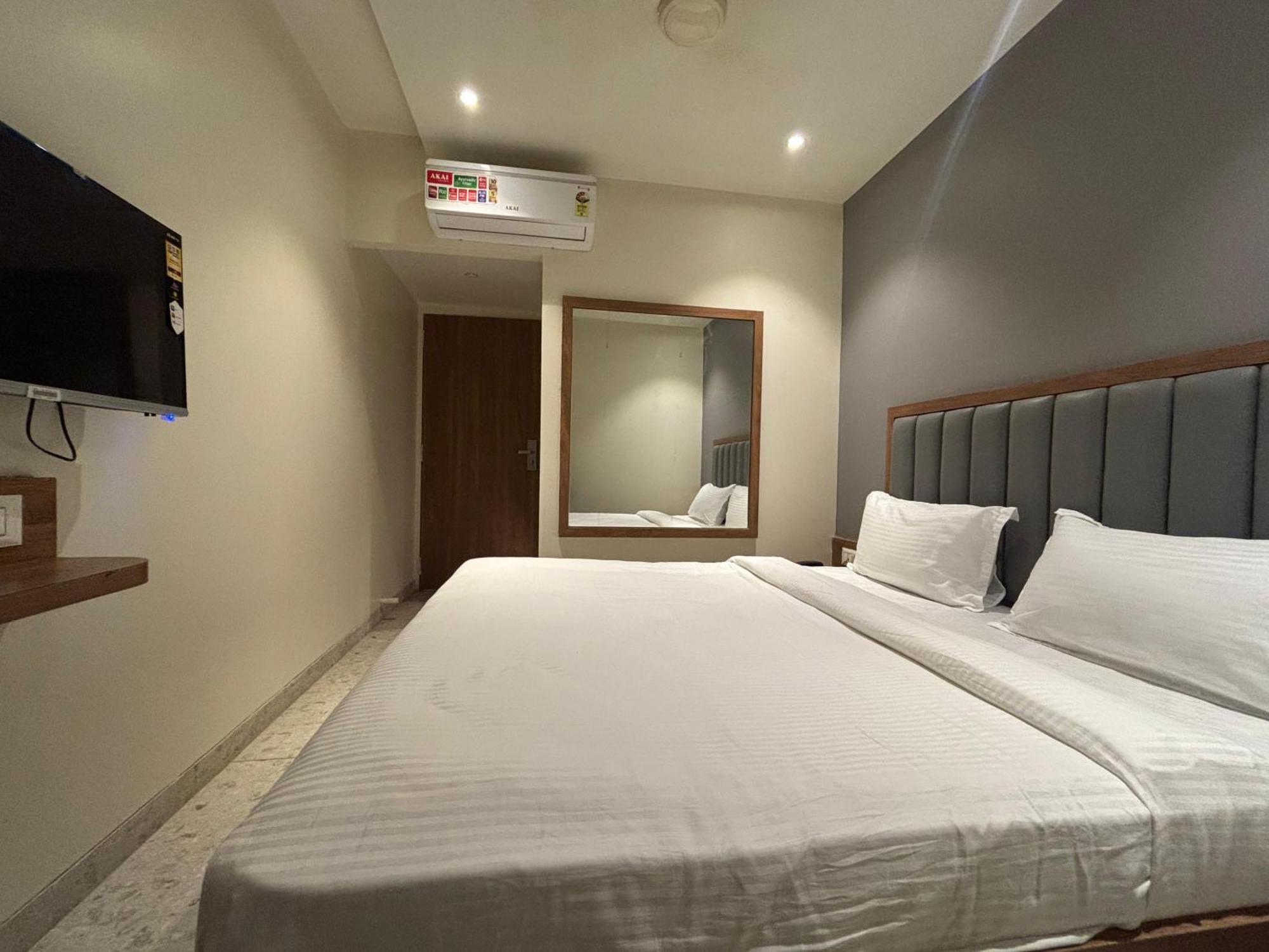Sai Samrudhi Western Express Highway Hotel