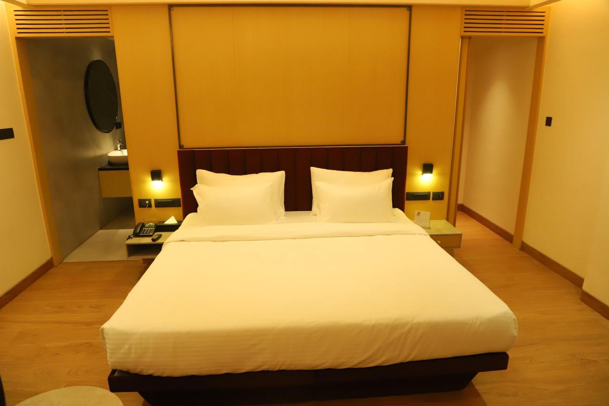 37th Crescent Navi Hotel Mumbai