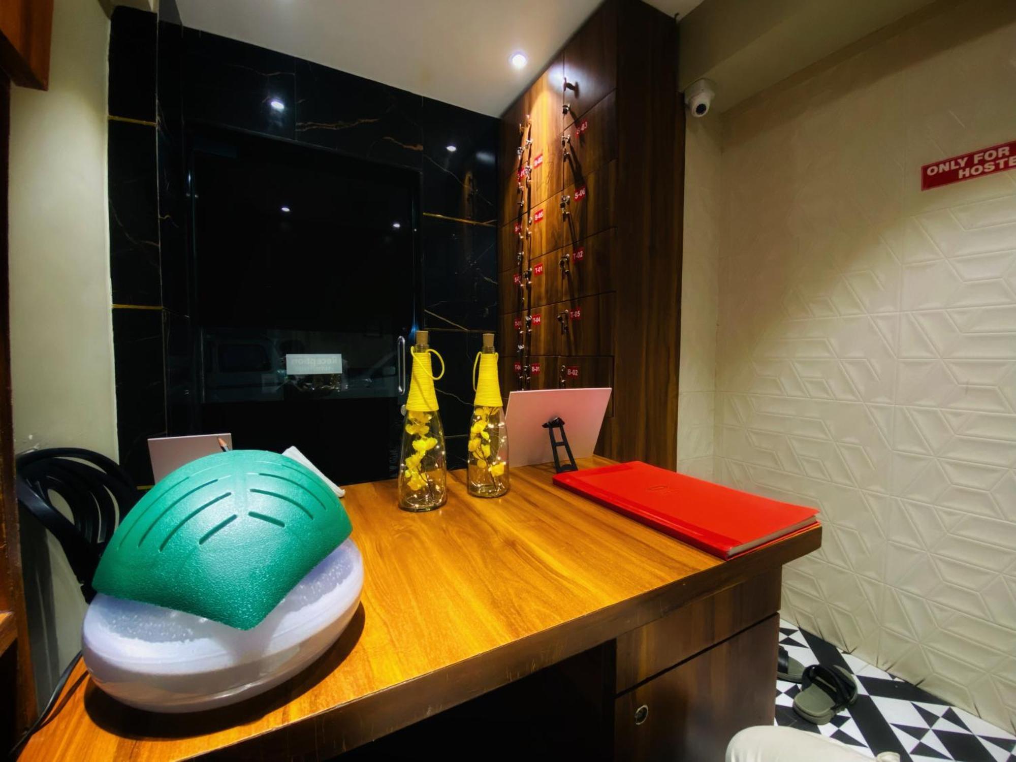 Hostel Sulu Near International Airport Mumbai