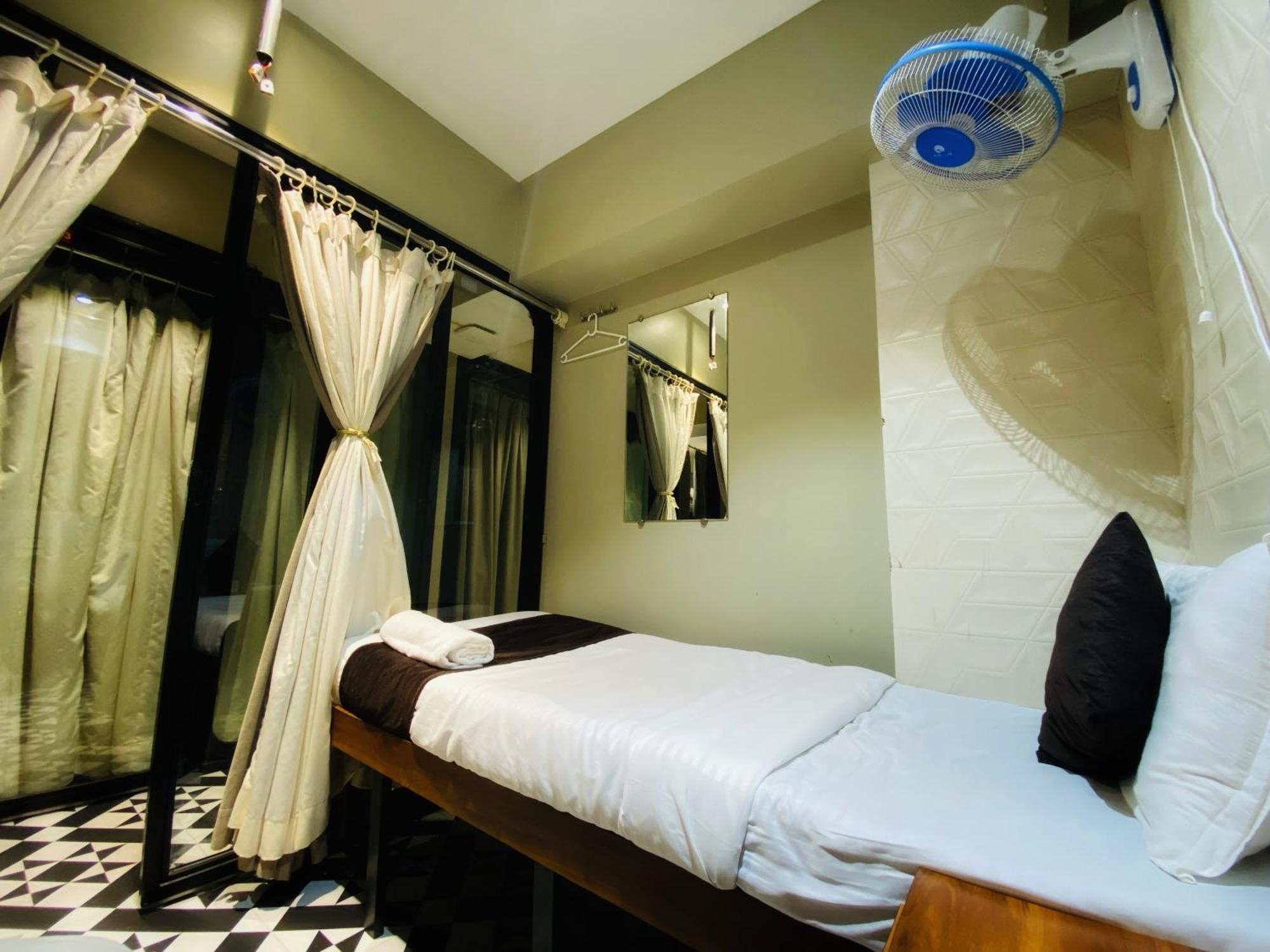 Hostel Sulu Near International Airport Mumbai
