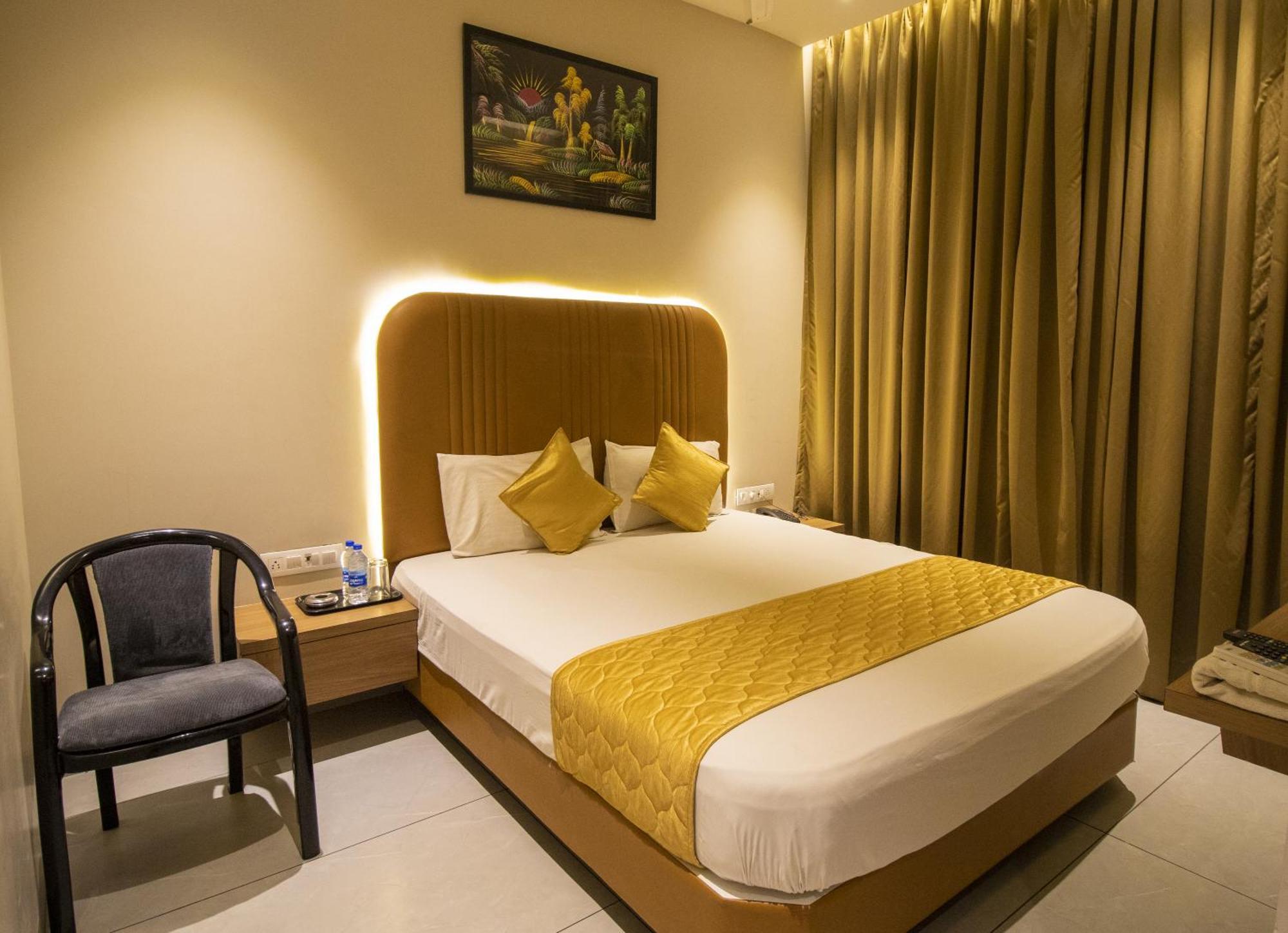Hotel The Ube Residency Mumbai