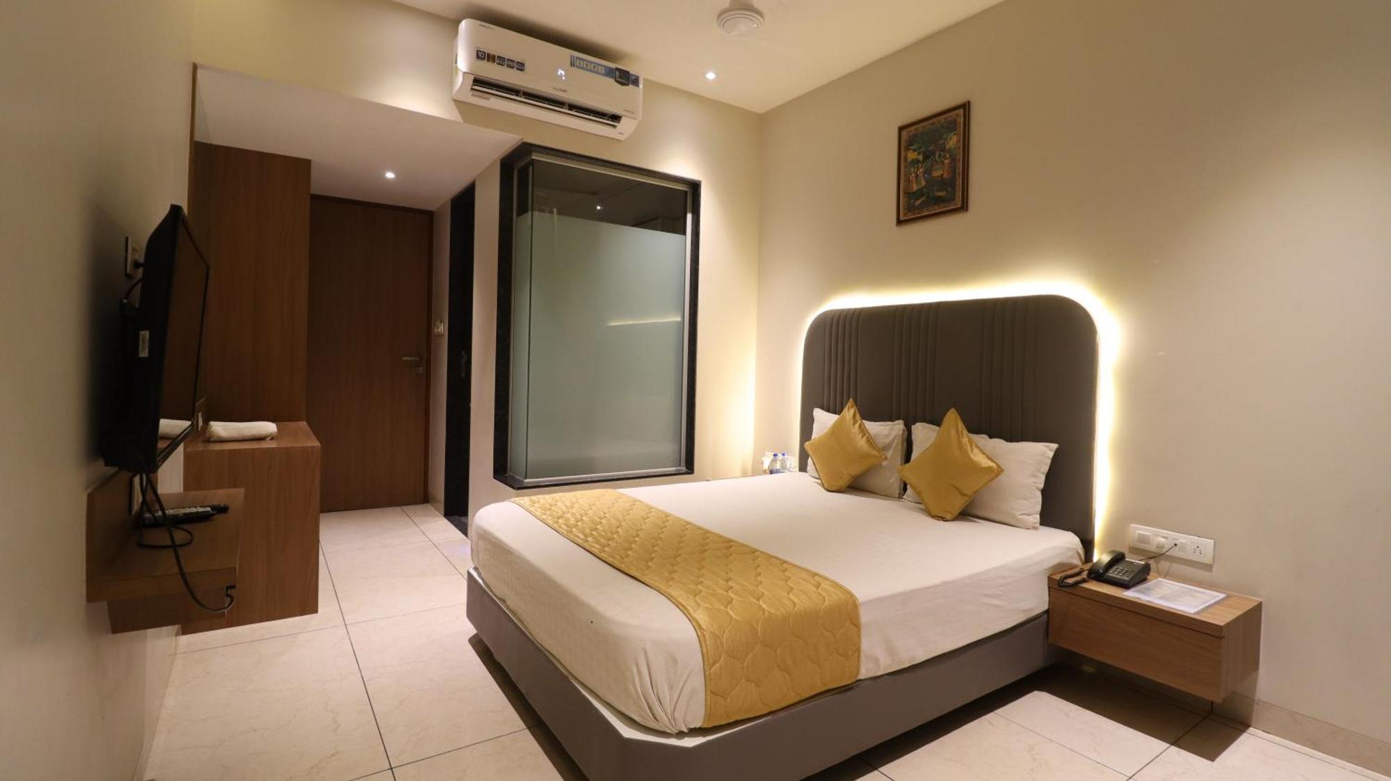 Hotel The Ube Residency