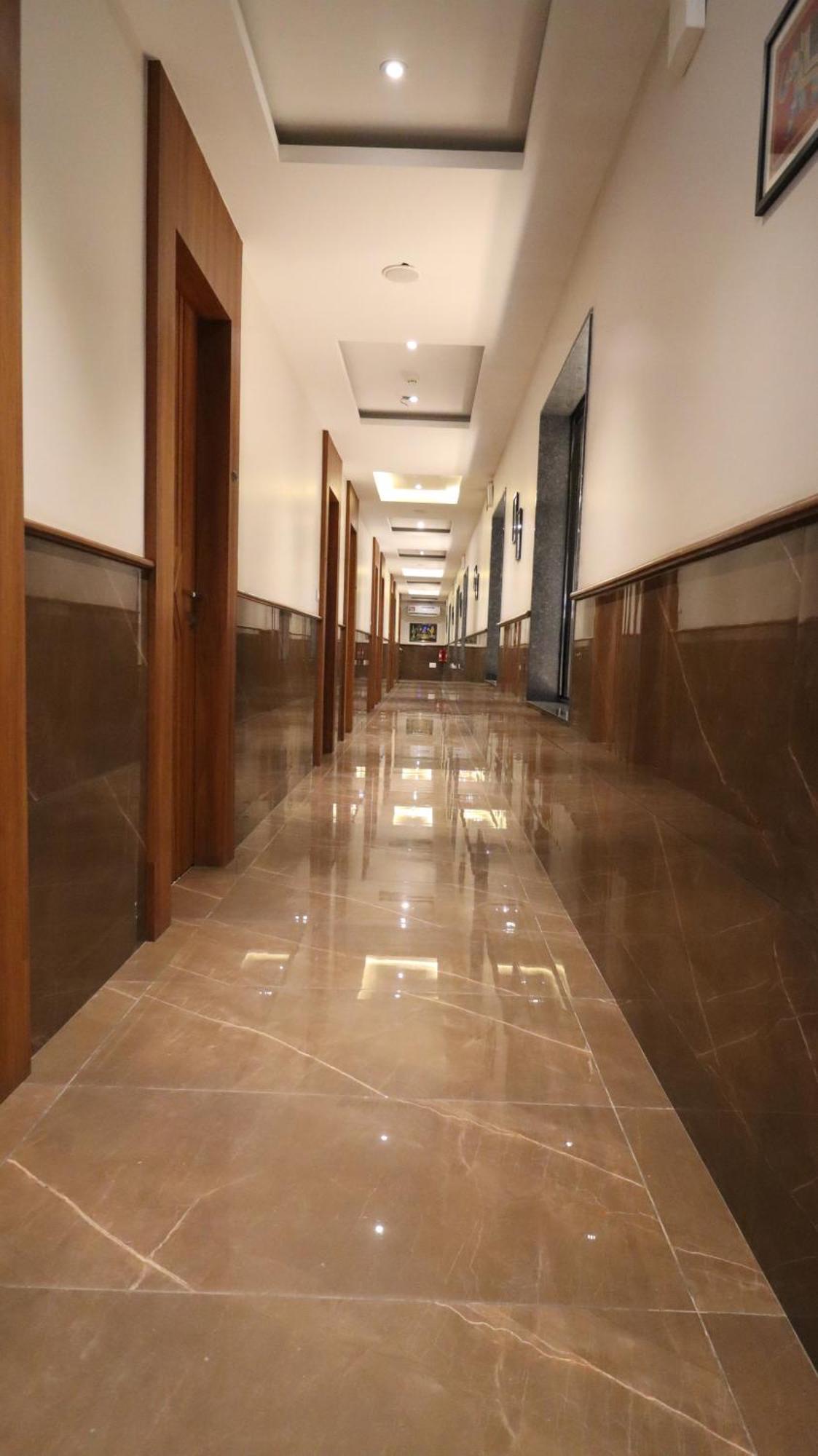 Hotel The Ube Residency Mumbai