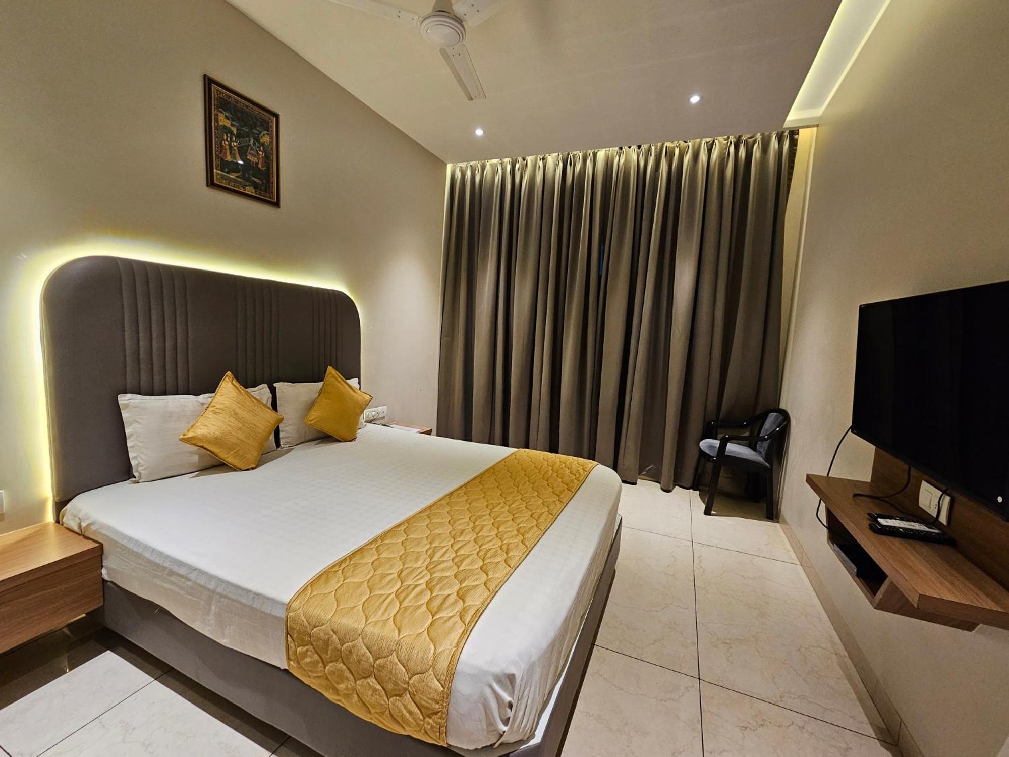 Hotel The Ube Residency