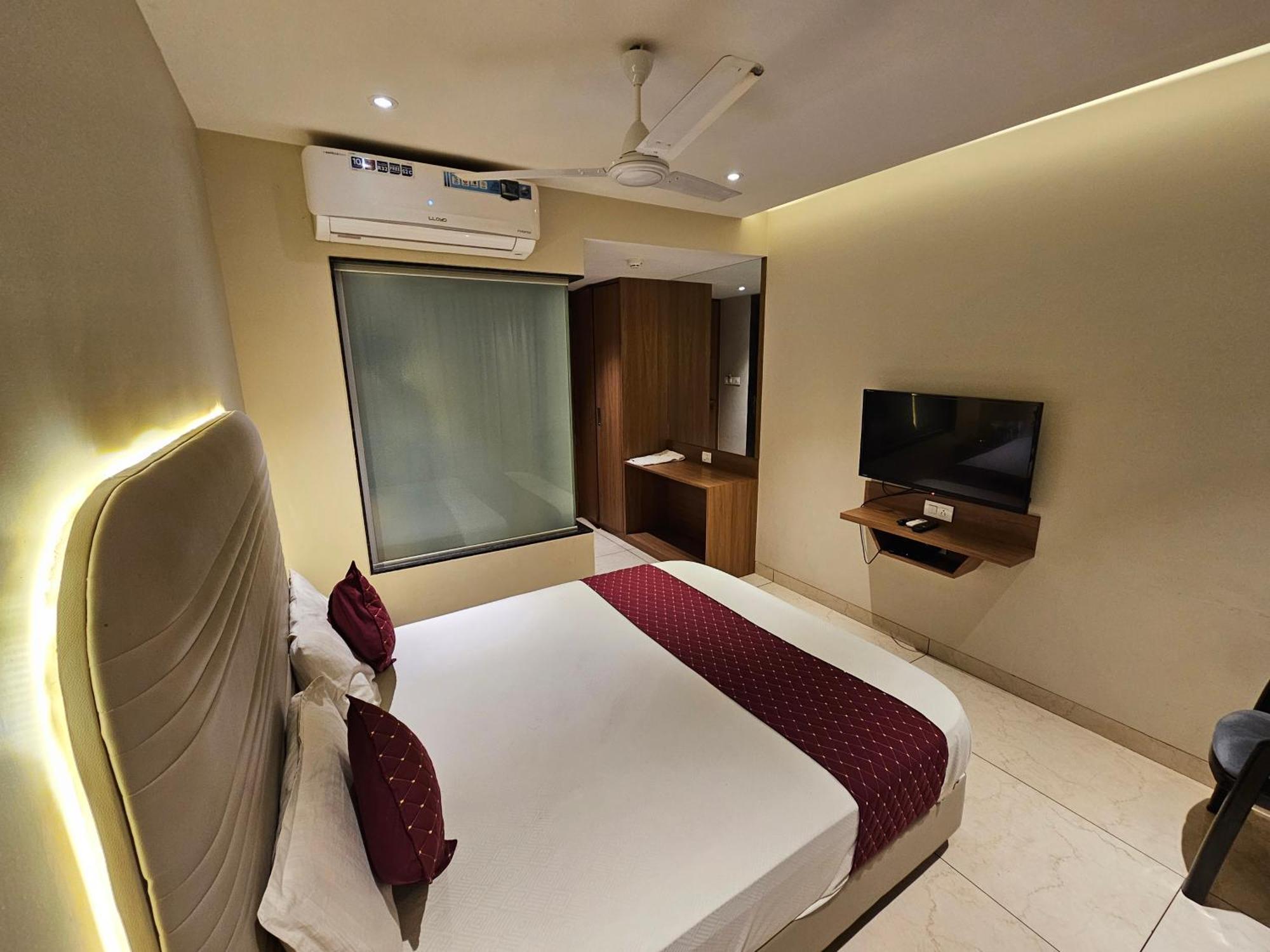 Hotel The Ube Residency