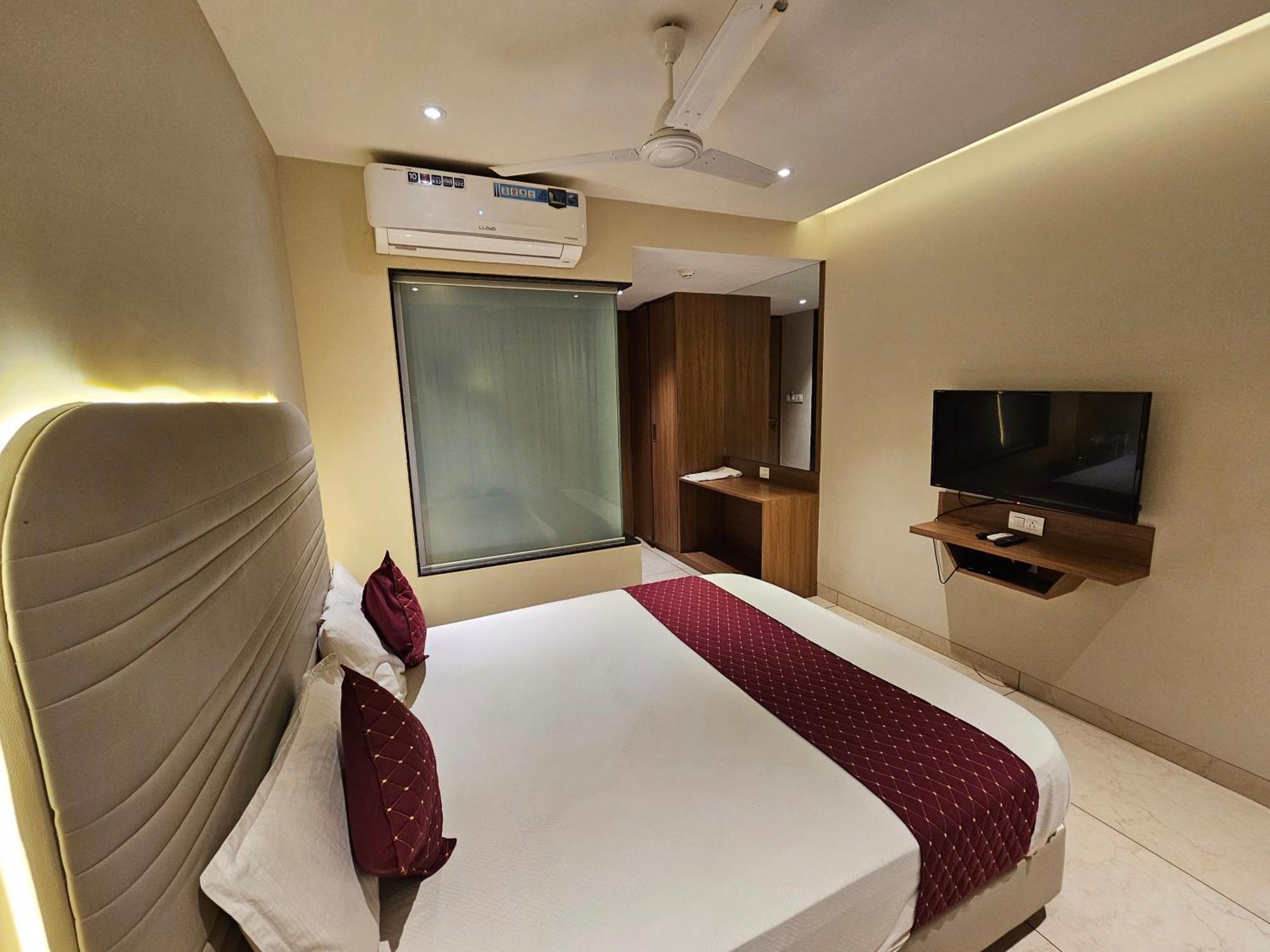 Hotel The Ube Residency Mumbai
