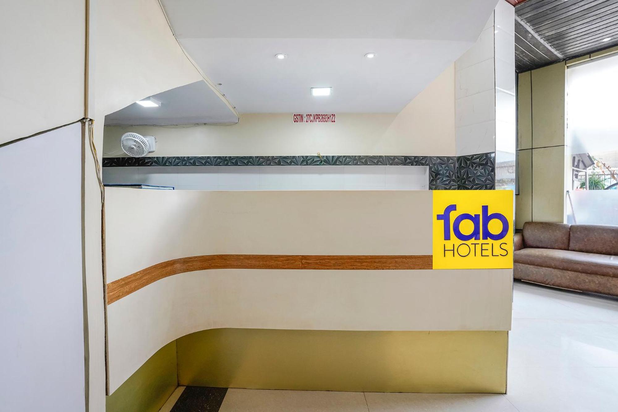 Fabexpress Sarah Gold - Nr Nesco Exhibition Center Hotel Mumbai