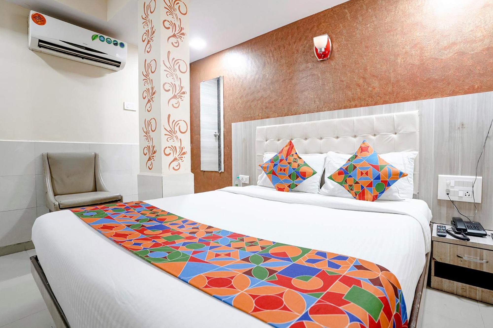 Fabexpress Sarah Gold - Nr Nesco Exhibition Center 3* Mumbai