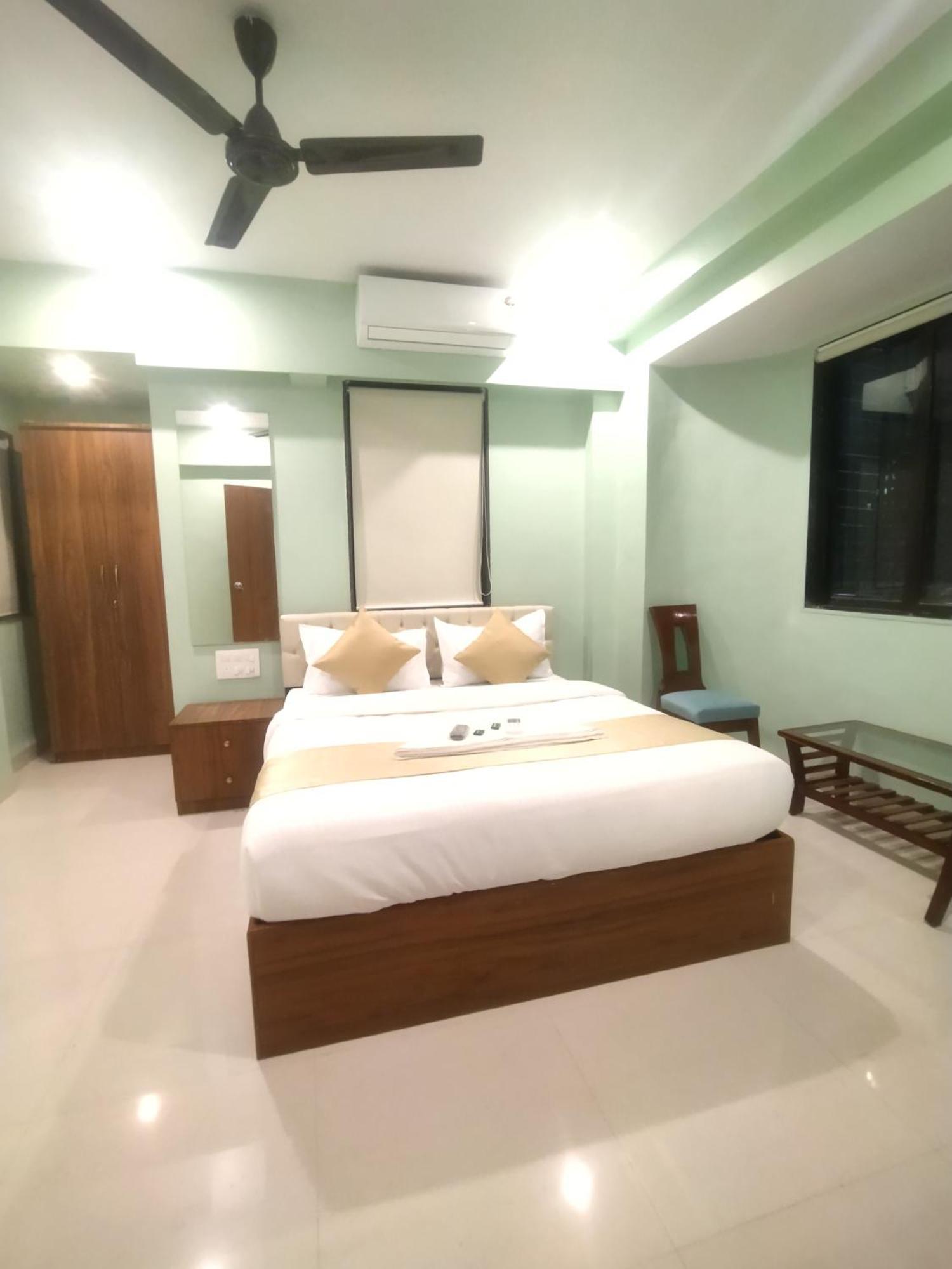 Hotel Everest And Mumbai